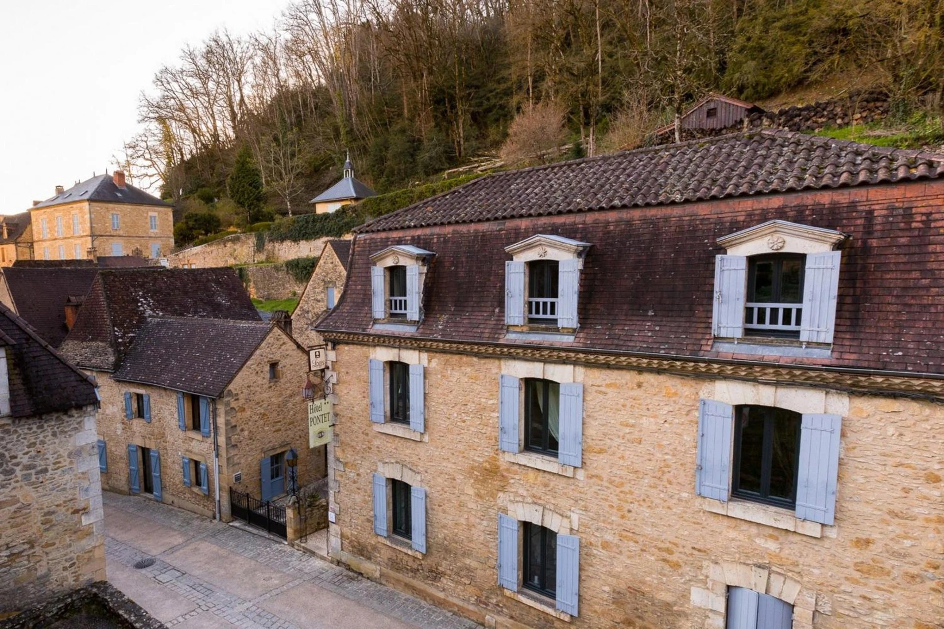 Ambiance de travail pour séminaire d'entreprise à Logis Hôtel Pontet Hostellerie Maleville - Beynac-et-Cazenac