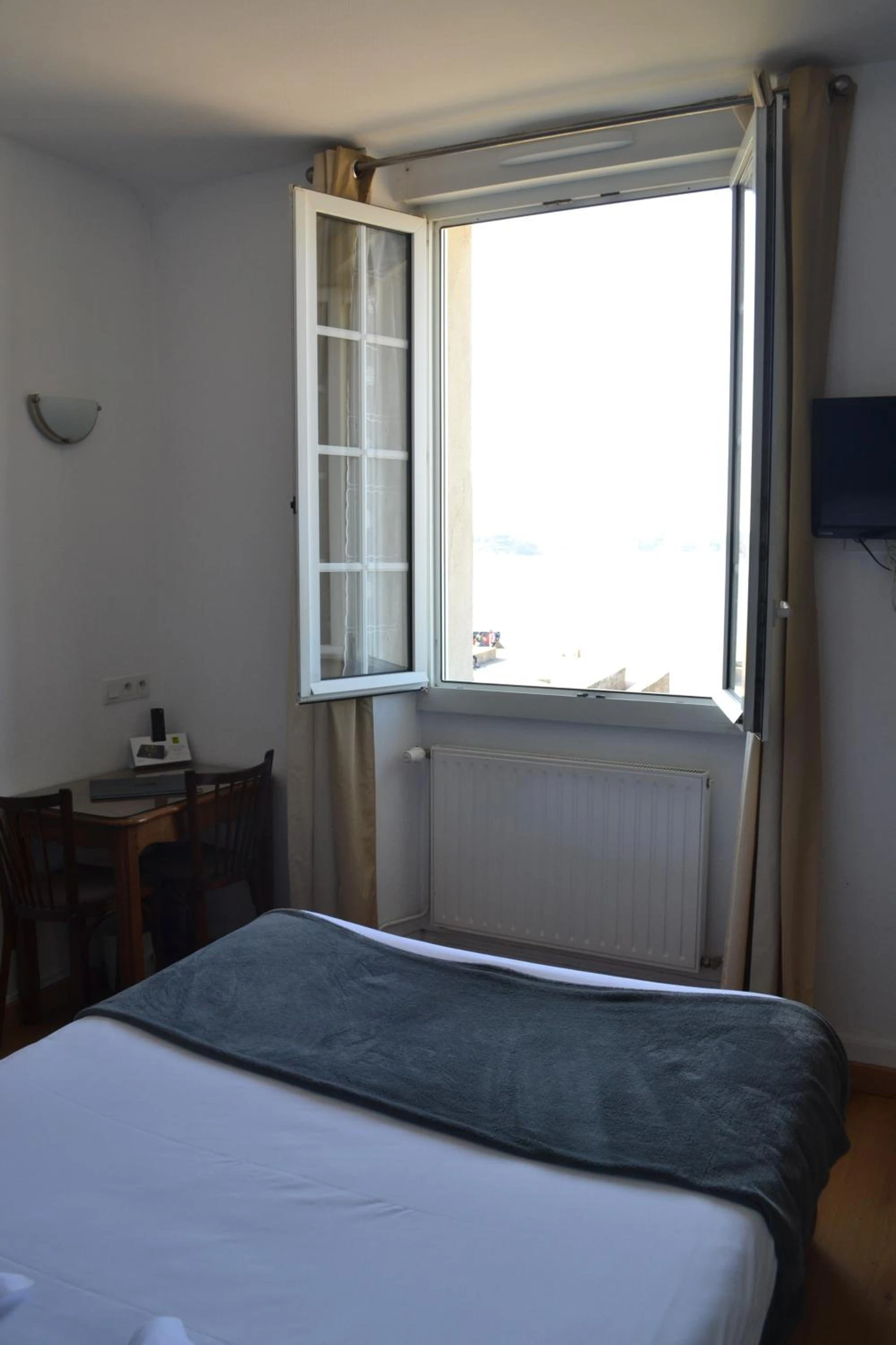 Chambre disponible pour un séminaire d'entreprise à Hôtel La Porte Saint Pierre-Logis Hôtel Intra Muros - Saint-Malo