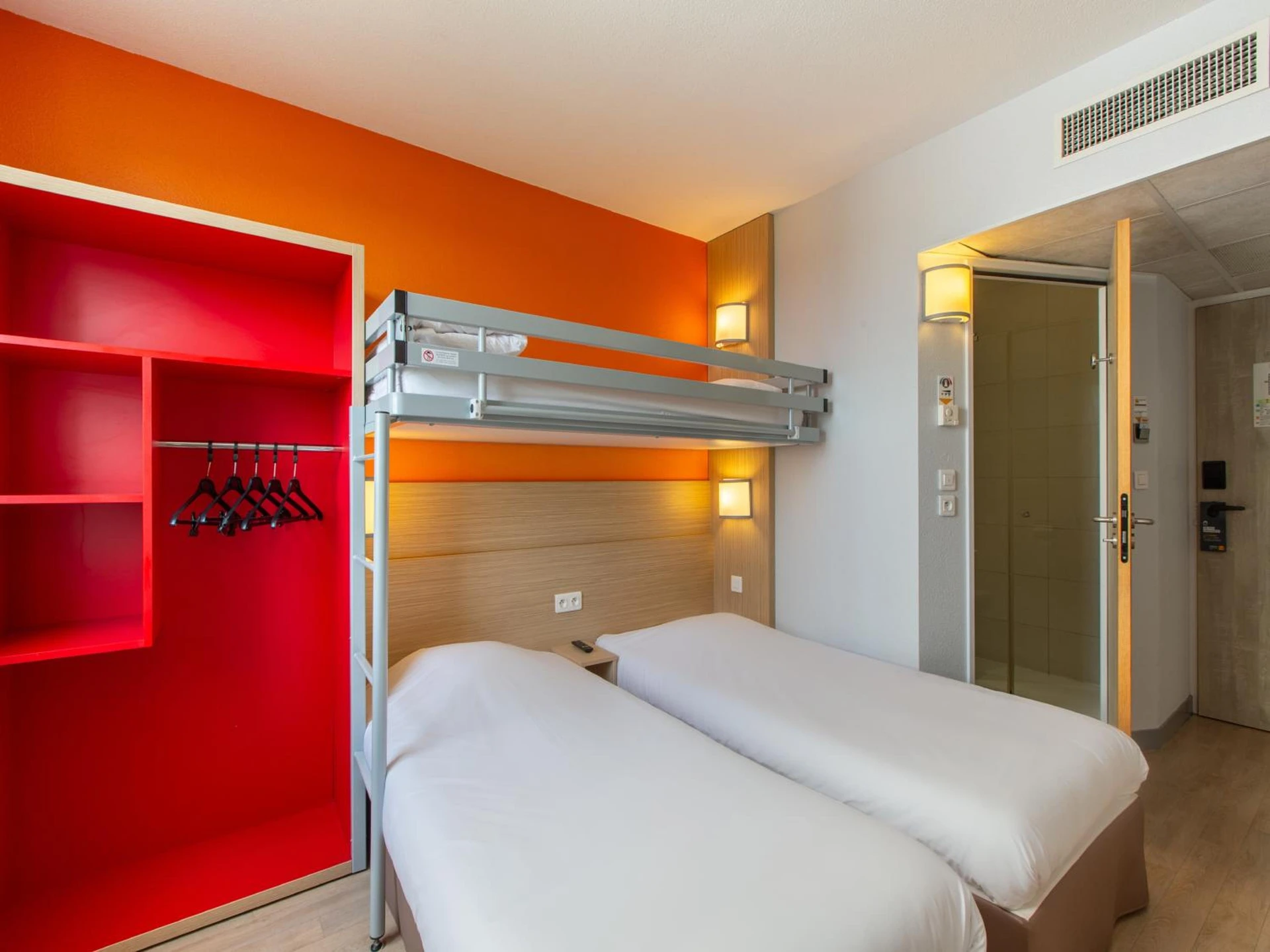 Magnifique chambre pour un séminaire d'entreprise à Première Classe Chartres Sud - Barjouville - Chartres