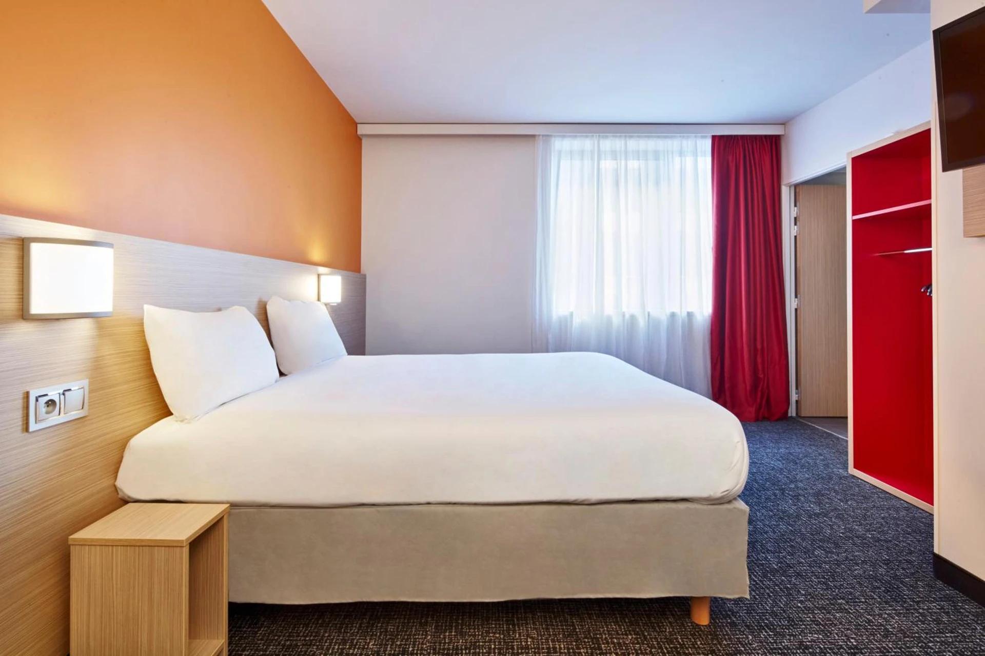 Chambre disponible pour un séminaire d'entreprise à Premiere Classe Clermont Ferrand Centre - Clermont-Ferrand