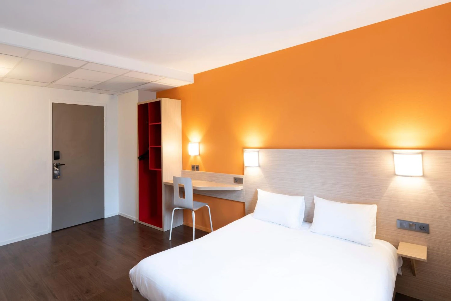 Magnifique chambre pour un séminaire d'entreprise à Premiere Classe Le Havre Centre-LES DOCKS - Le Havre