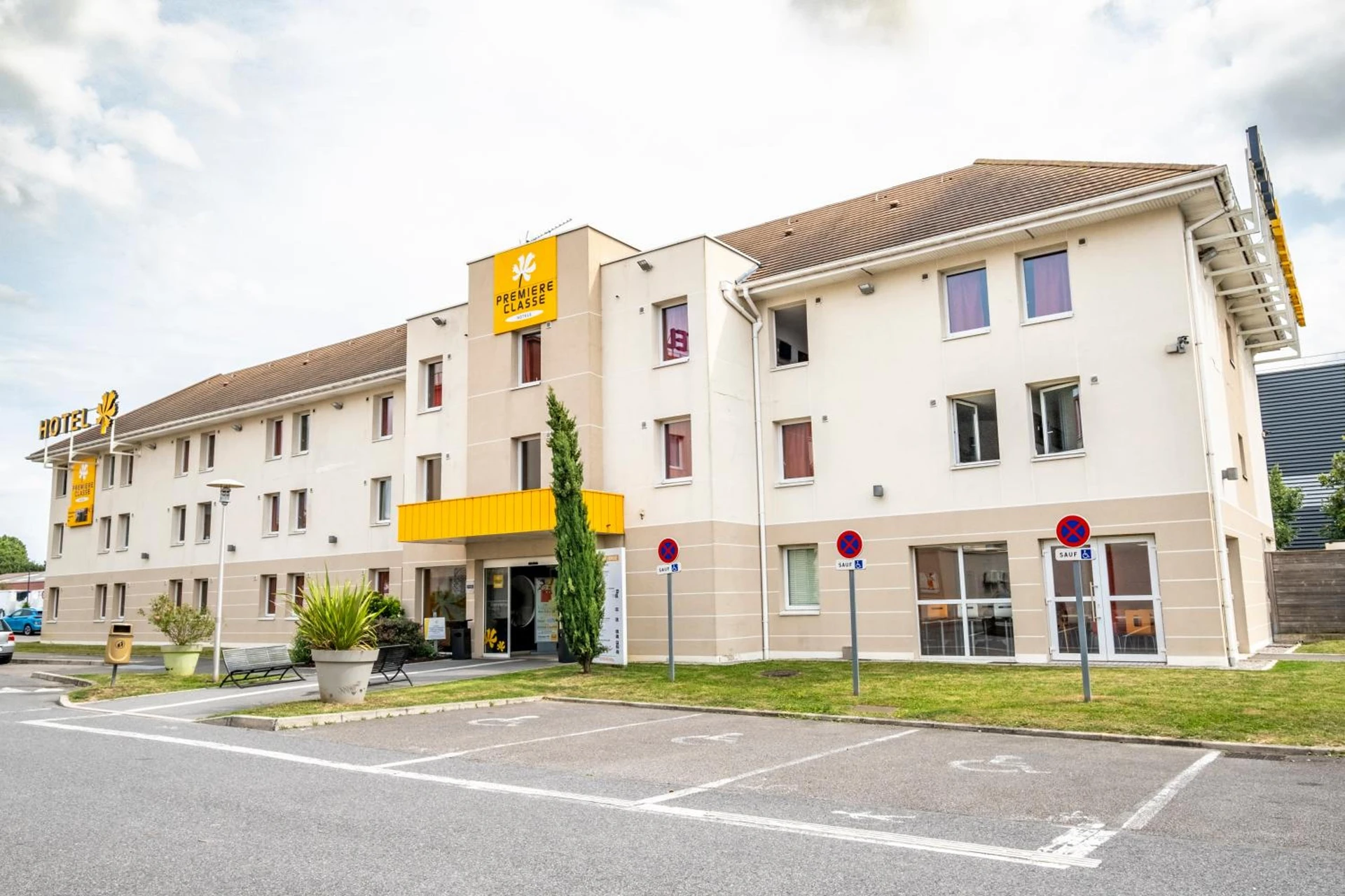 Chambre à Première Classe Roissy - Aéroport CDG - Le Mesnil-Amelot - Organiser un séminaire d'entreprise à Le Mesnil-Amelot