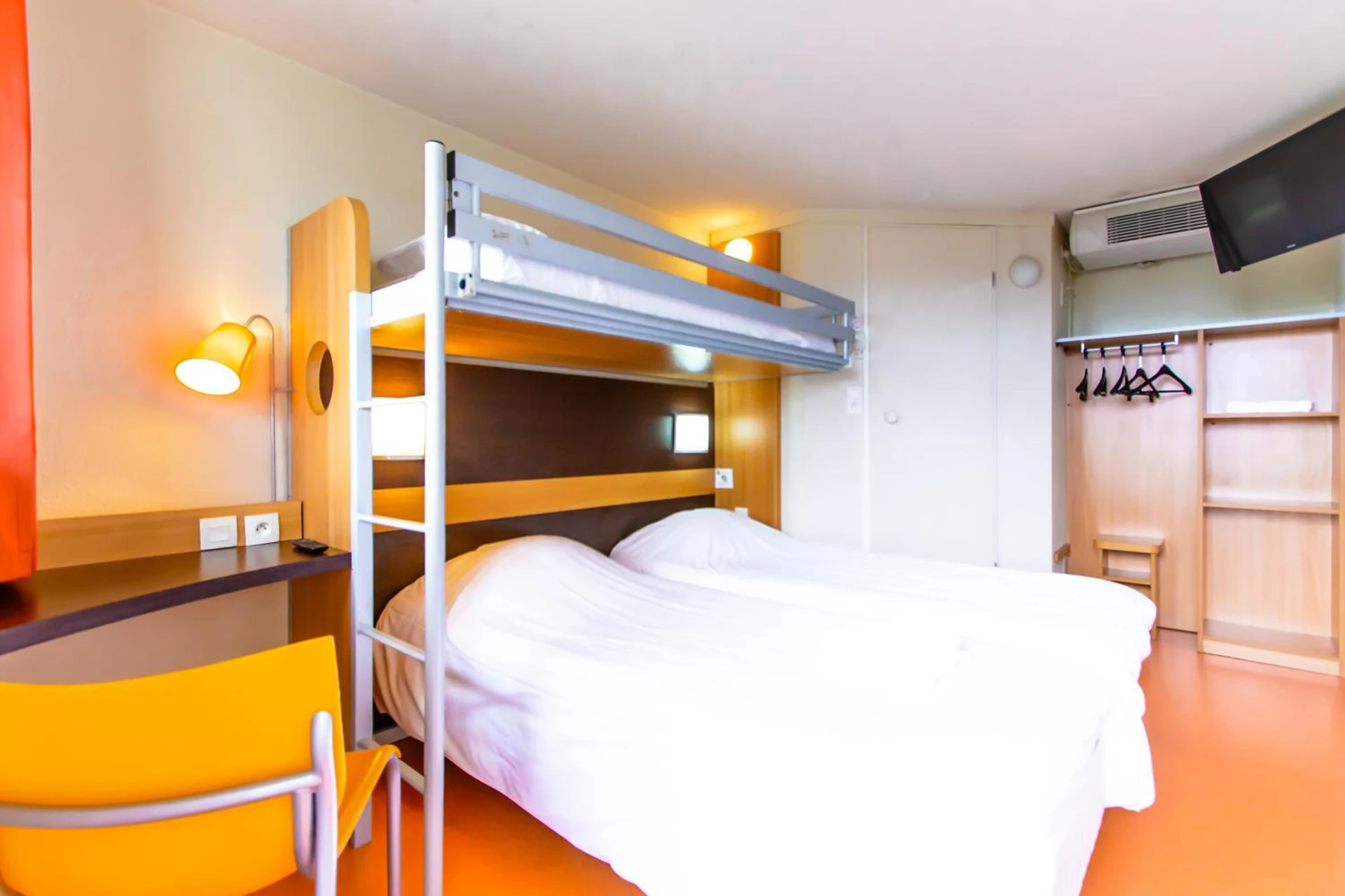 Magnifique chambre pour un séminaire d'entreprise à Premiere Classe Nevers Varennes Vauzelles - Varennes-Vauzelles