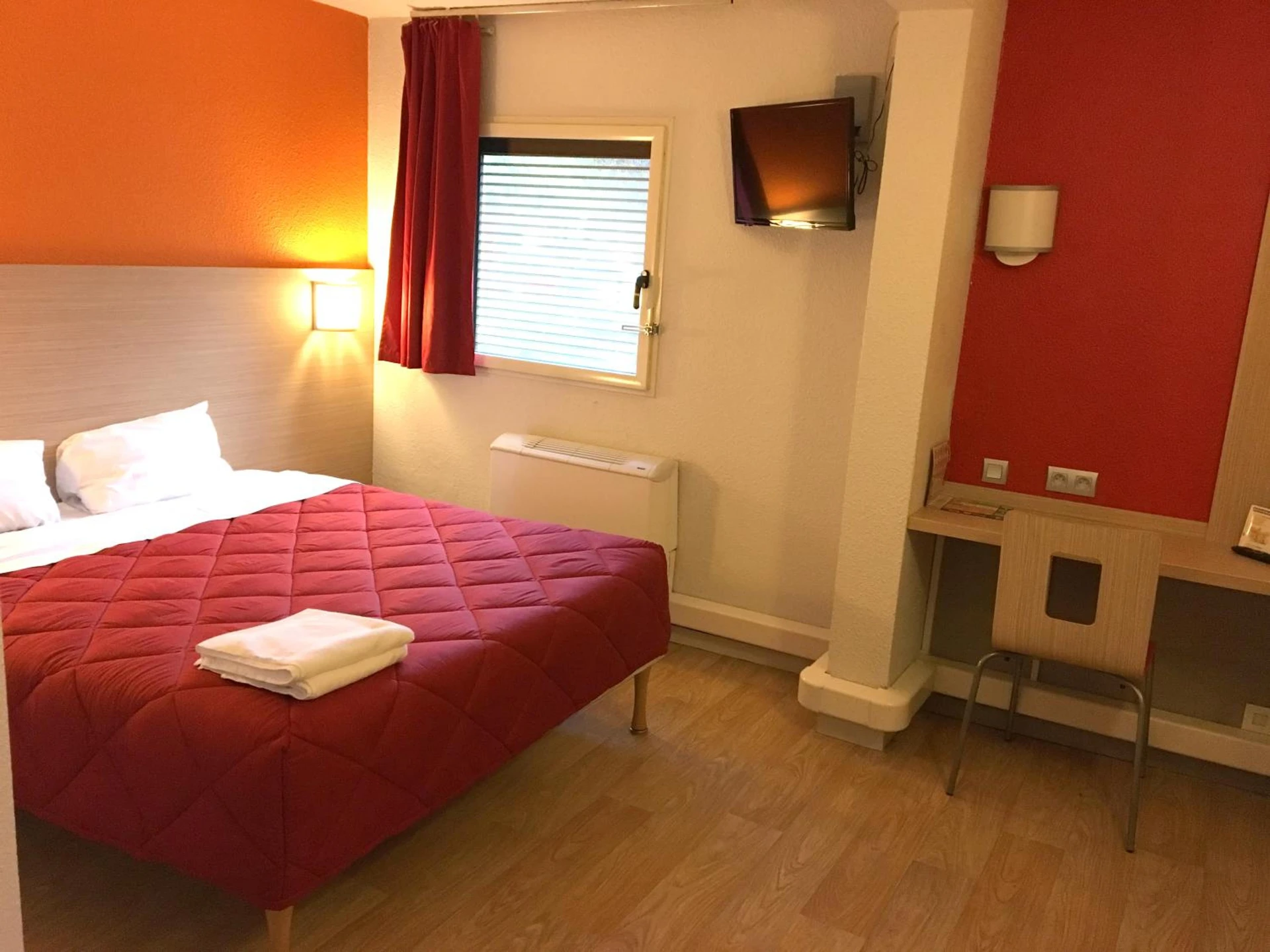 Chambre disponible pour un séminaire d'entreprise à Premiere Classe Paris Ouest - Nanterre - La Defense - Nanterre