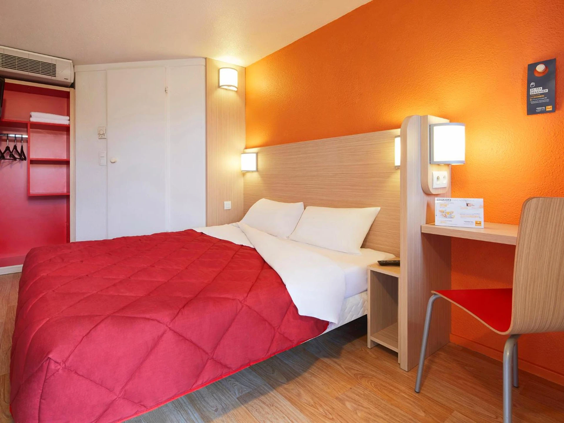 Chambre disponible pour un séminaire d'entreprise à Premiere Classe Paris Ouest Pont De Suresnes - Suresnes