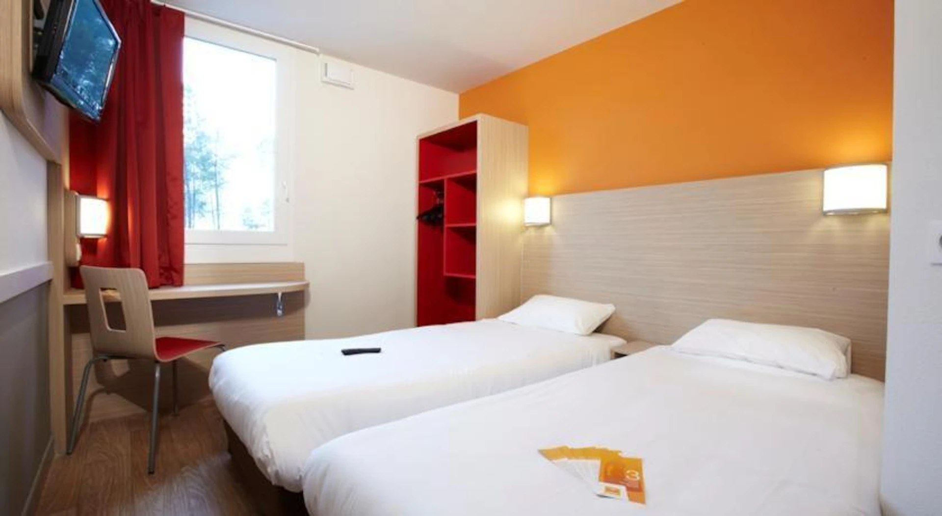 Chambre disponible pour un séminaire d'entreprise à Premiere Classe Pau Est-Bizanos - Pau