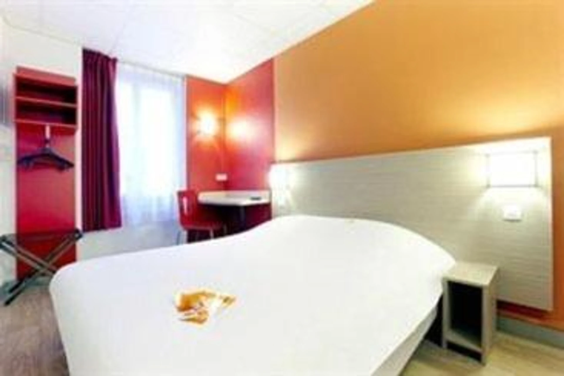 Chambre disponible pour un séminaire d'entreprise à Premiere Classe Pau Est-Bizanos - Pau