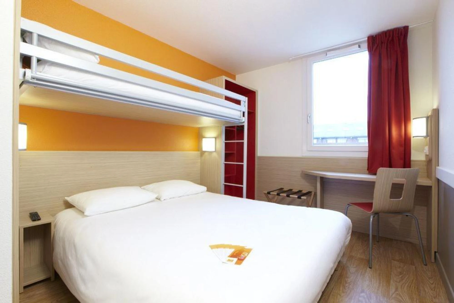 Chambre disponible pour un séminaire d'entreprise à Premiere Classe Pau Est-Bizanos - Pau