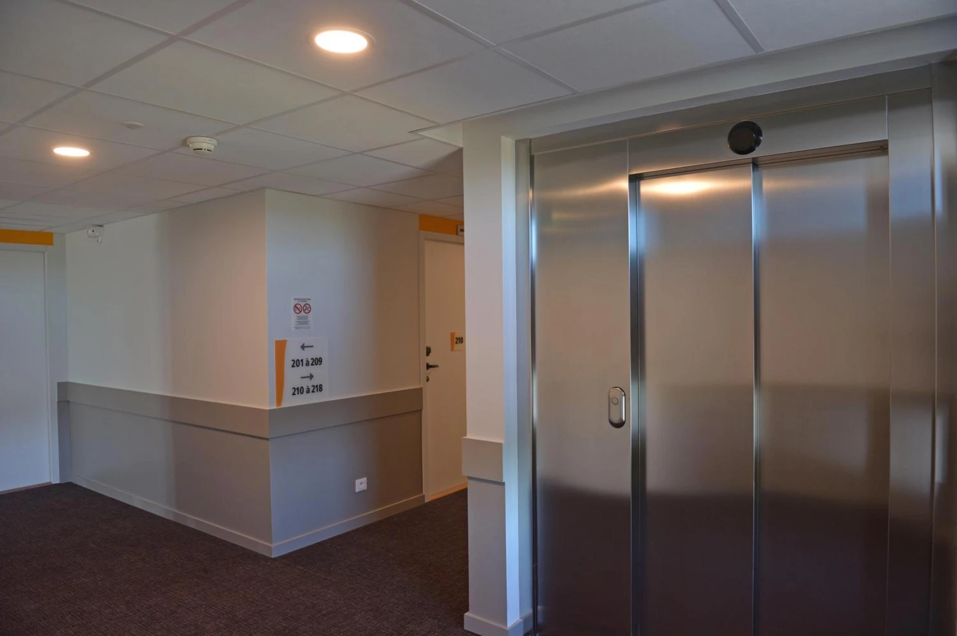 Magnifique chambre pour un séminaire d'entreprise à Premiere Classe Reims Nord - Bétheny - Bétheny