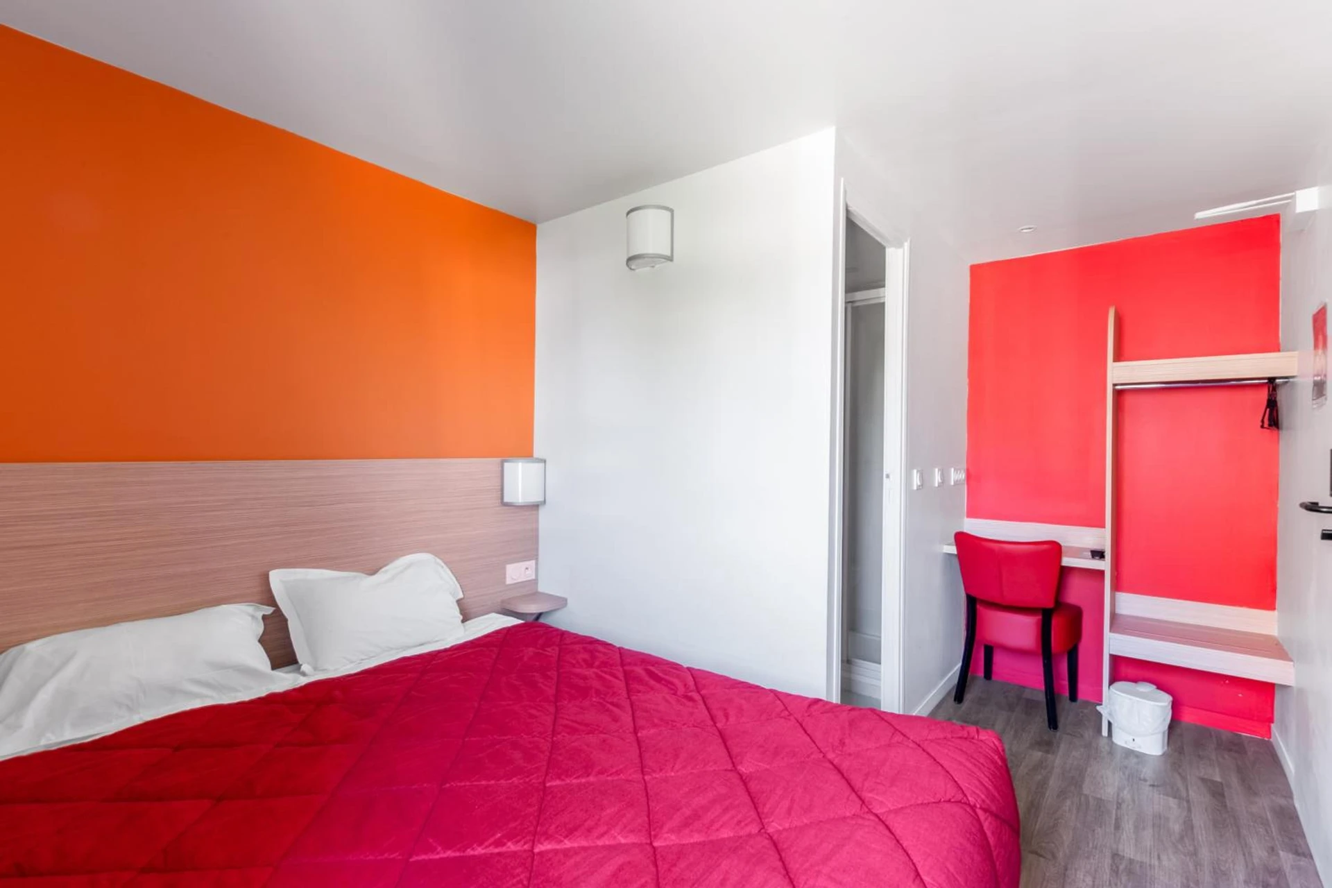 Chambre disponible pour un séminaire d'entreprise à Premiere Classe Rennes Ouest - Le Rheu - Le Rheu
