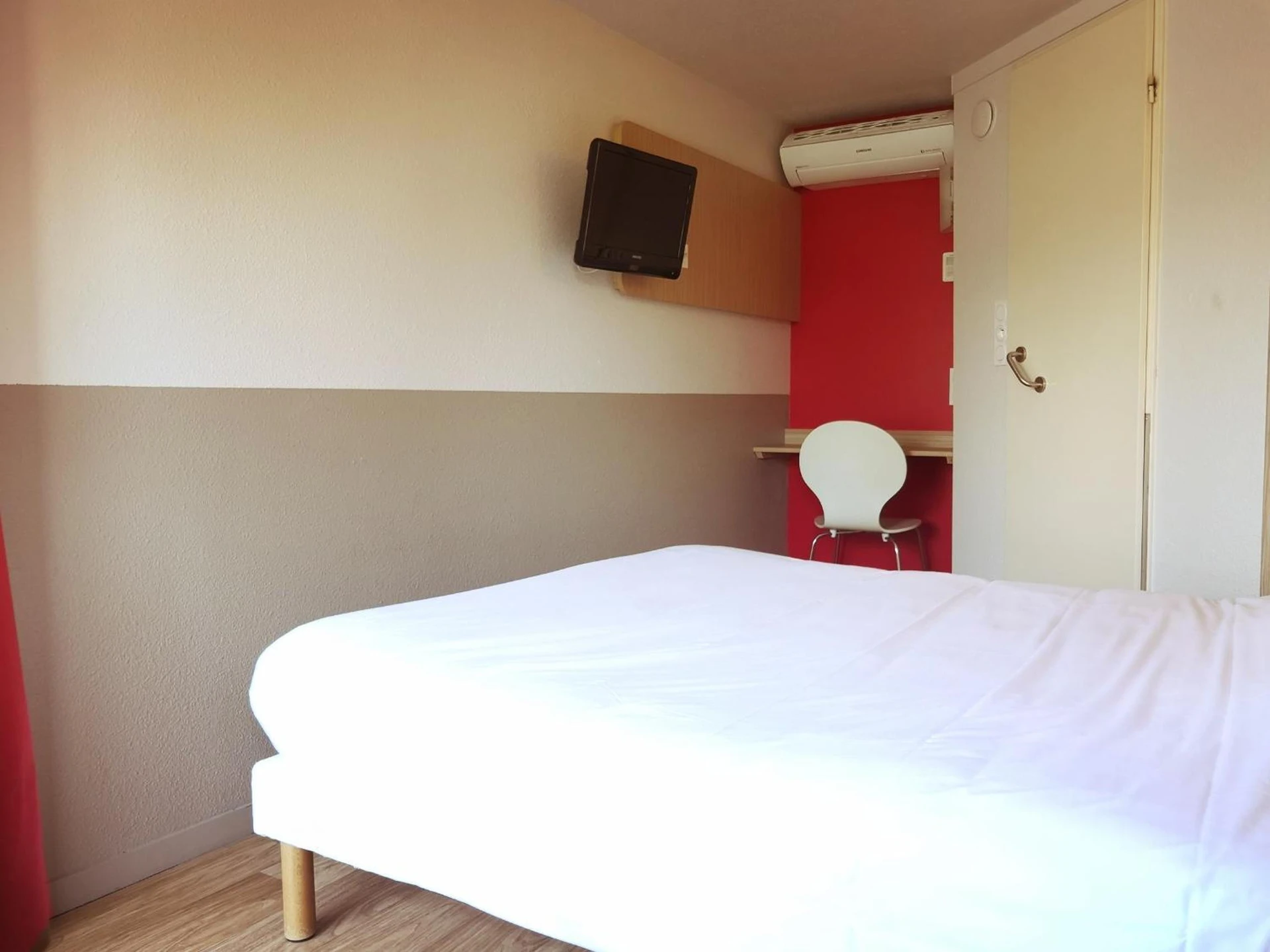 Magnifique chambre pour un séminaire d'entreprise à Premiere Classe Vichy - Bellerive Sur Allier - Bellerive-sur-Allier