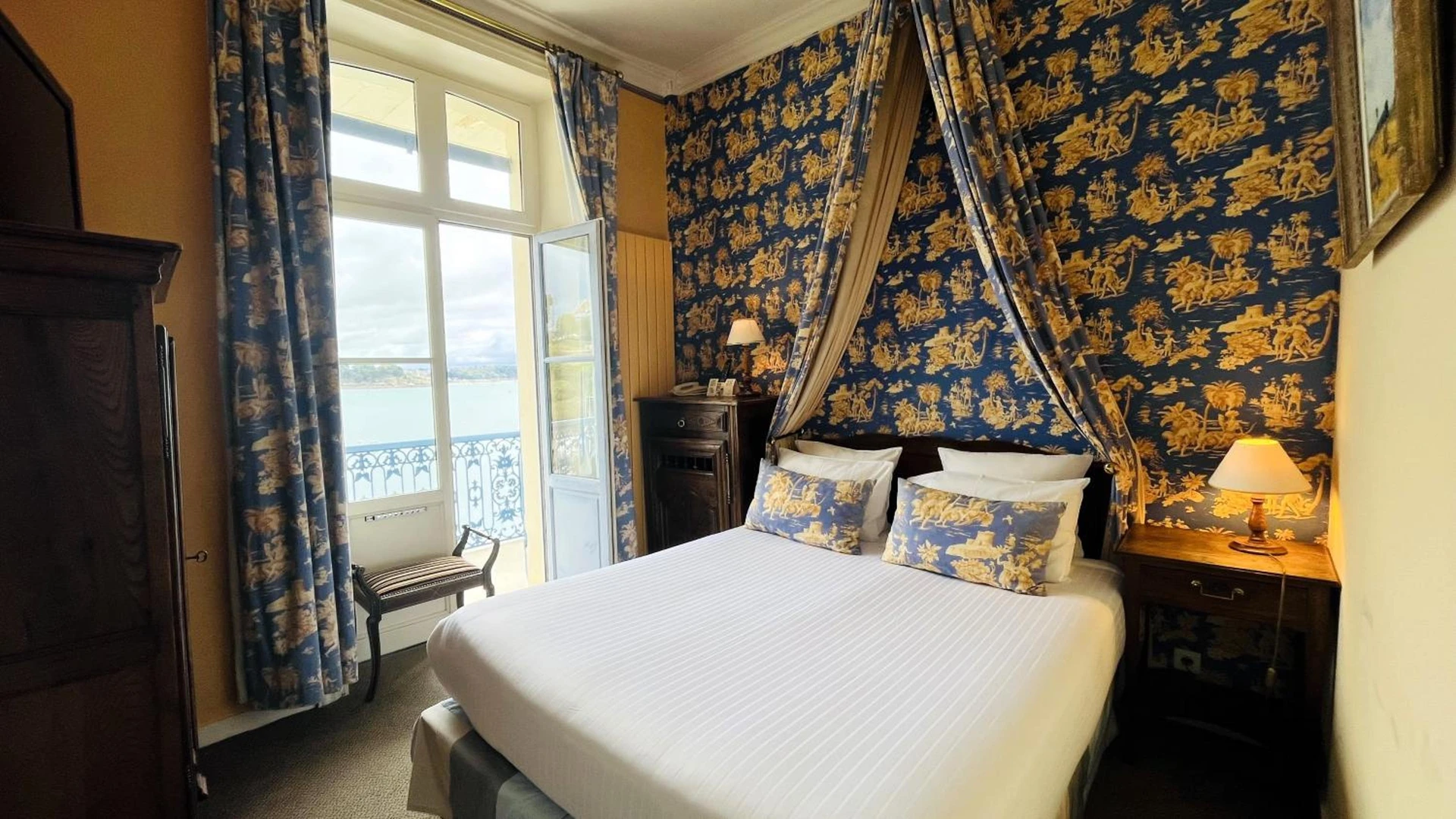 Chambre disponible pour un séminaire d'entreprise à Hôtel-Restaurant Printania - Dinard