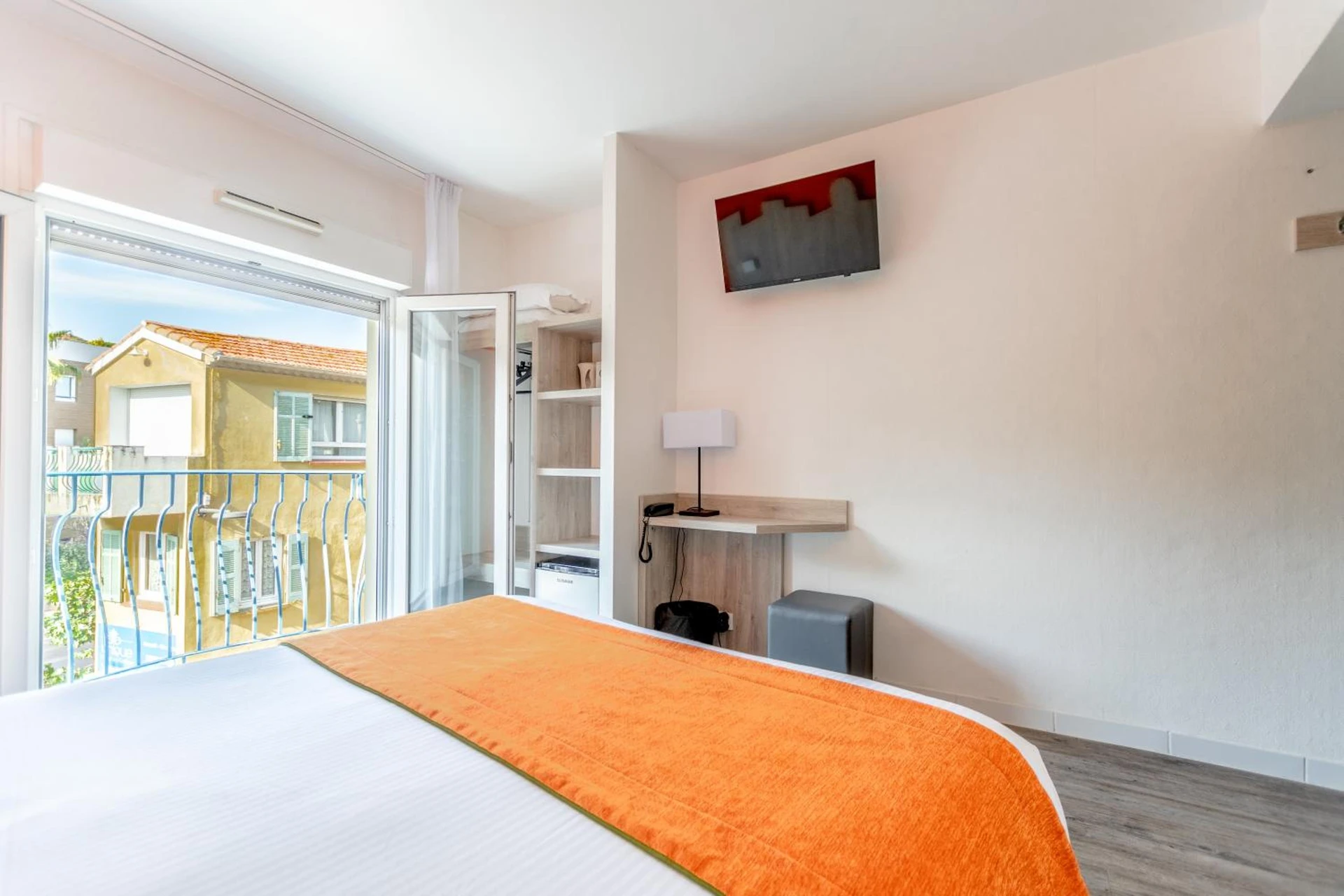 Chambre disponible pour un séminaire d'entreprise à Hotel Provencal - Saint-Raphaël