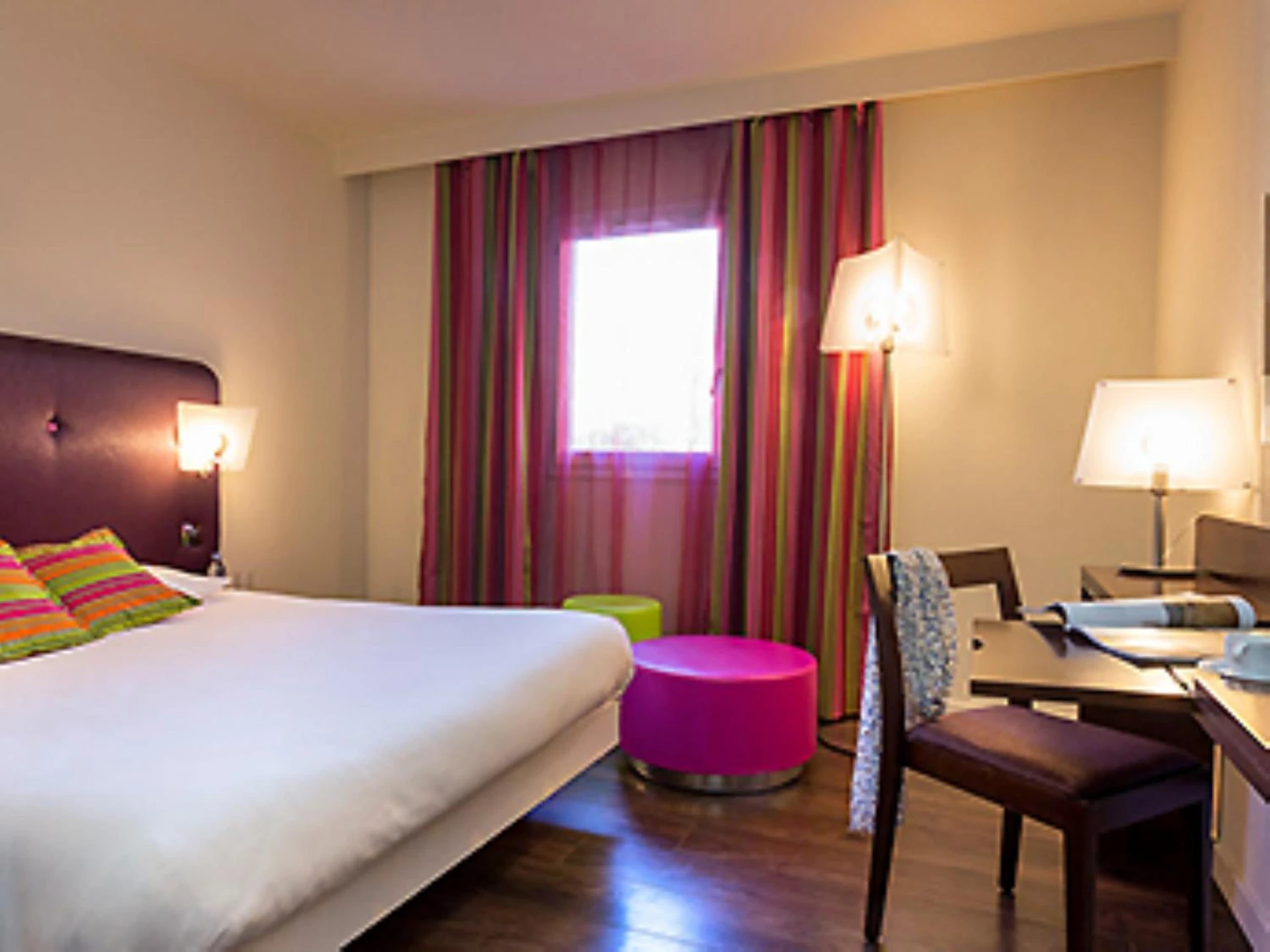 Magnifique chambre pour un séminaire d'entreprise à Hôtel Provence - Draguignan