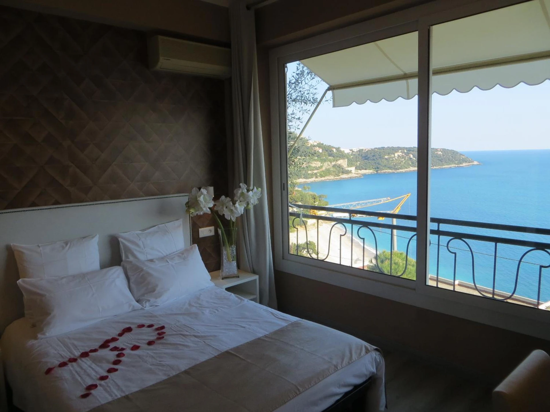 Chambre disponible pour un séminaire d'entreprise à Hotel de charme Regency - Roquebrune-Cap-Martin
