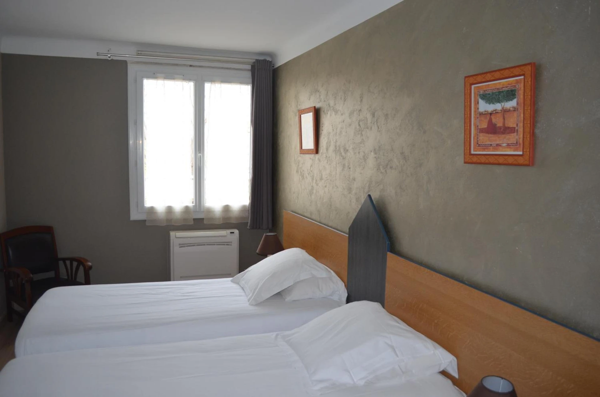 Chambre disponible pour un séminaire d'entreprise à Hotel Regina - Sète