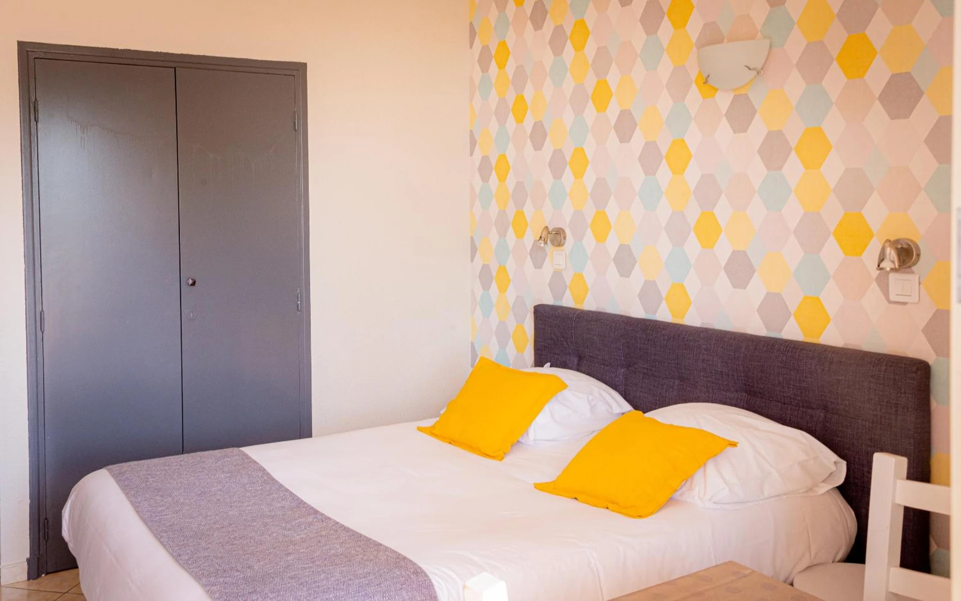 Chambre disponible pour un séminaire d'entreprise à Hotel et Appartements Reine D'Azur - Roquebrune-Cap-Martin