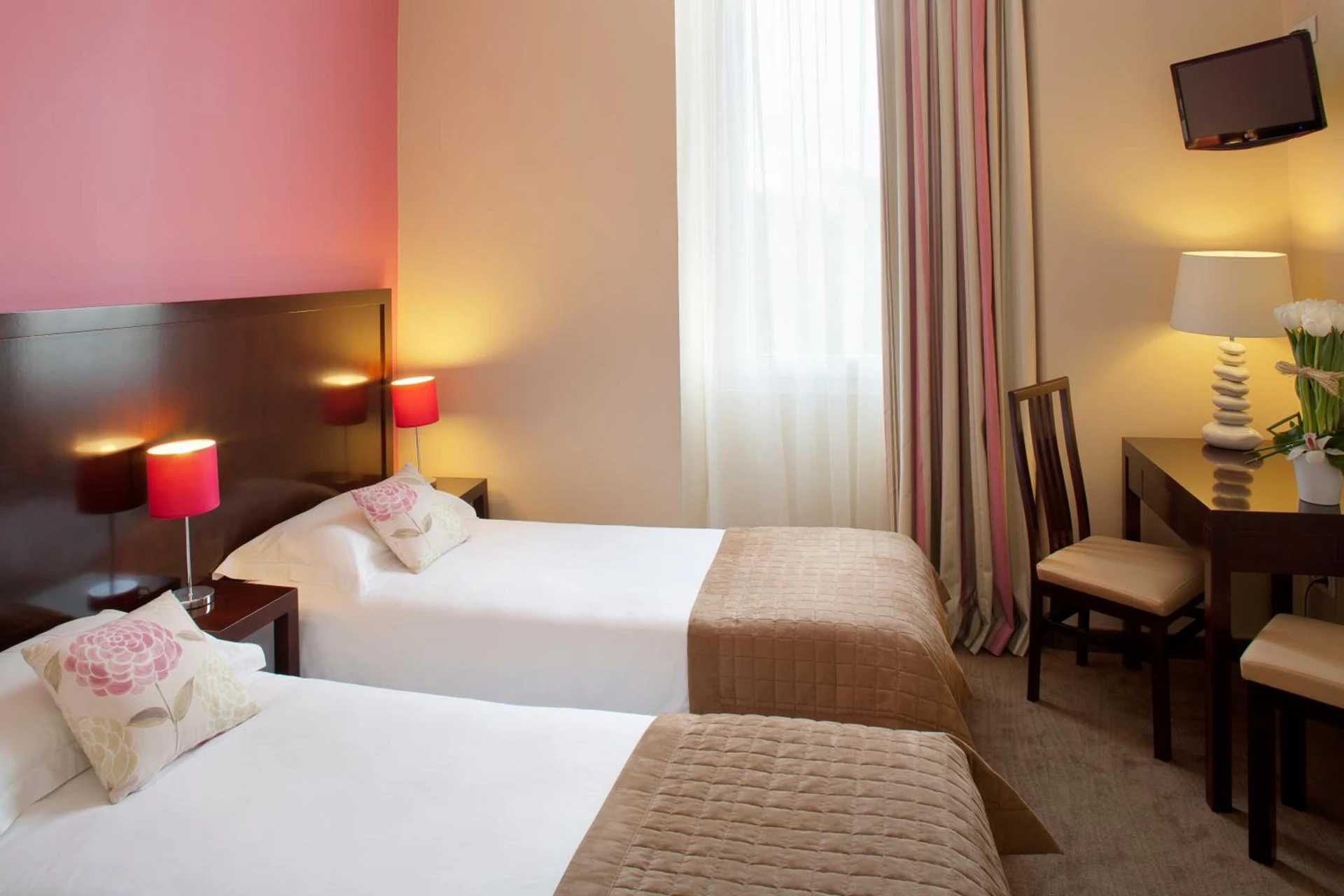 Magnifique chambre pour un séminaire d'entreprise à Hôtel Relais Acropolis - Nice