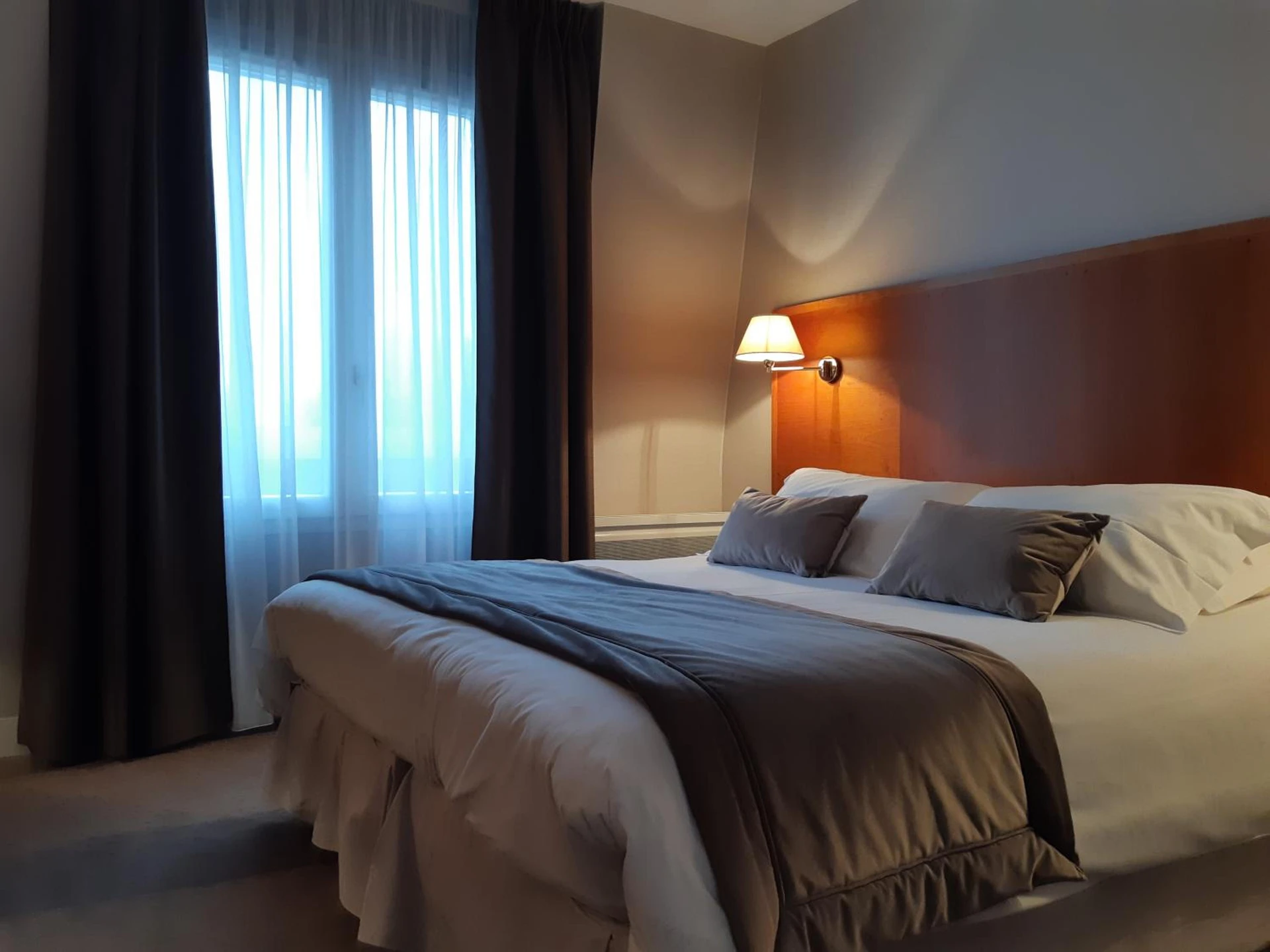Chambre disponible pour un séminaire d'entreprise à Hôtel & Restaurant Le Relais d'Aumale - Orry-la-Ville