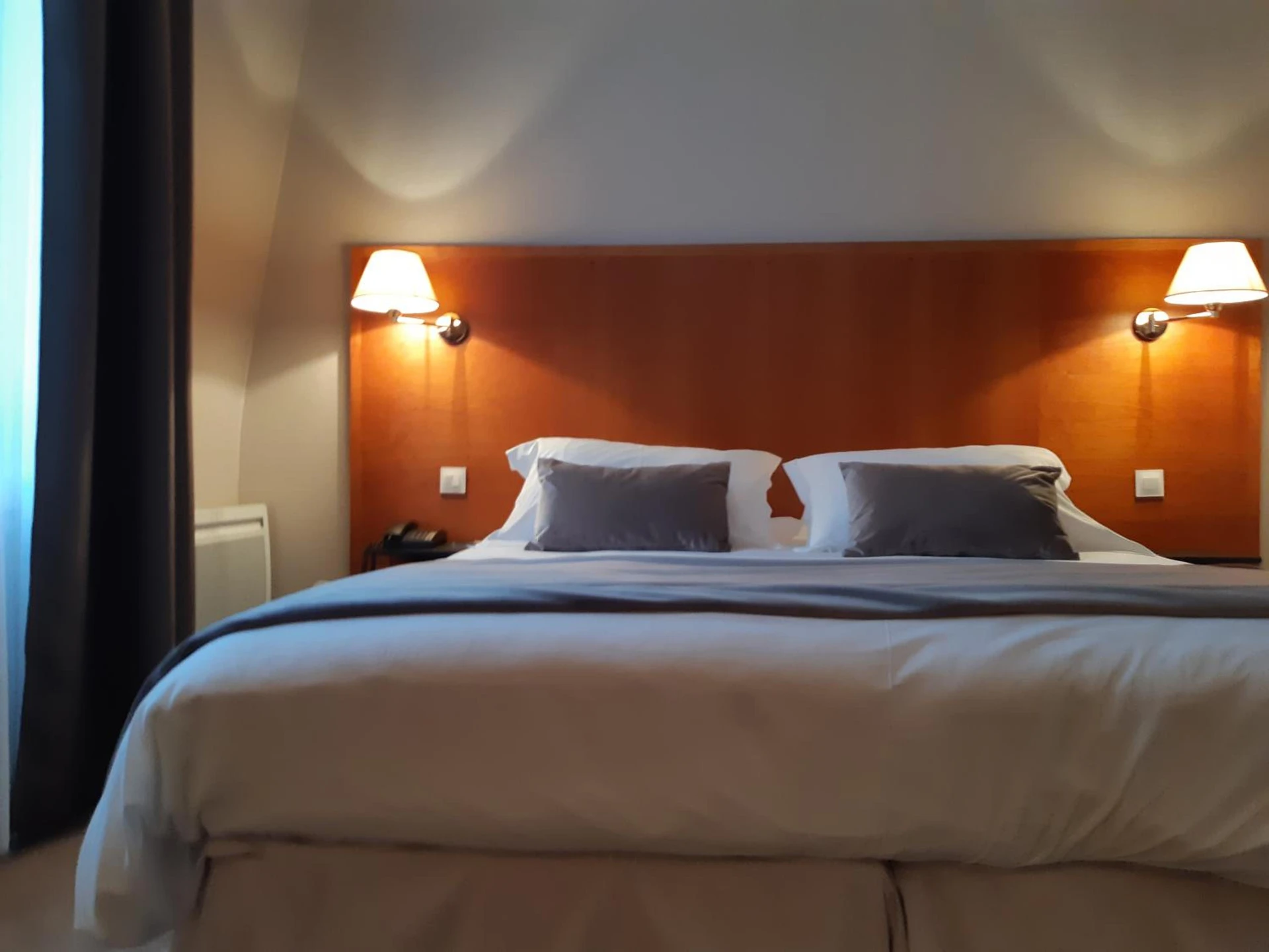 Chambre disponible pour un séminaire d'entreprise à Hôtel & Restaurant Le Relais d'Aumale - Orry-la-Ville