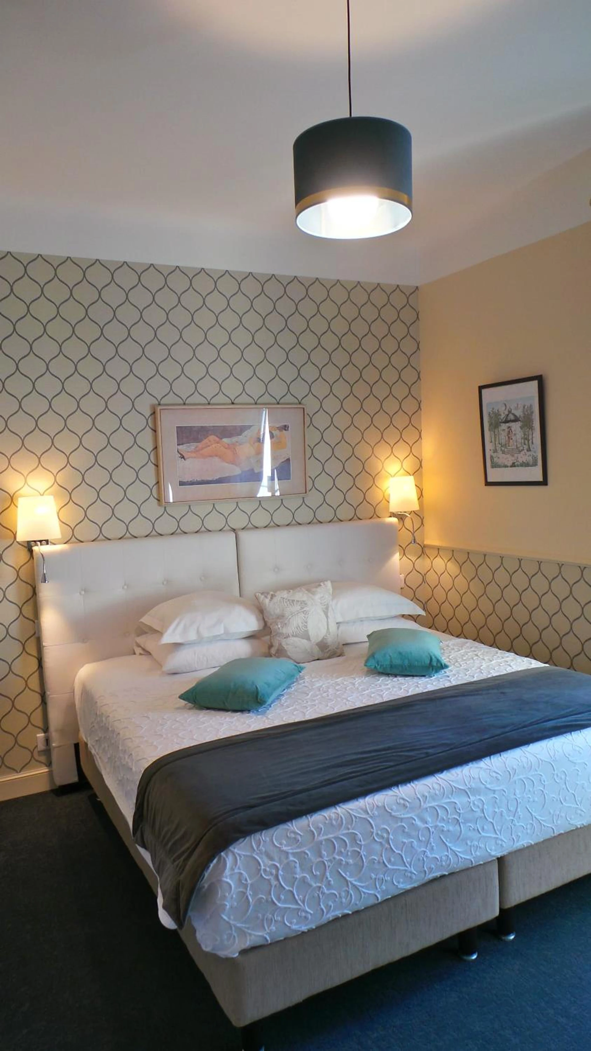 Chambre disponible pour un séminaire d'entreprise à Hotel Relais Du Postillon - Antibes