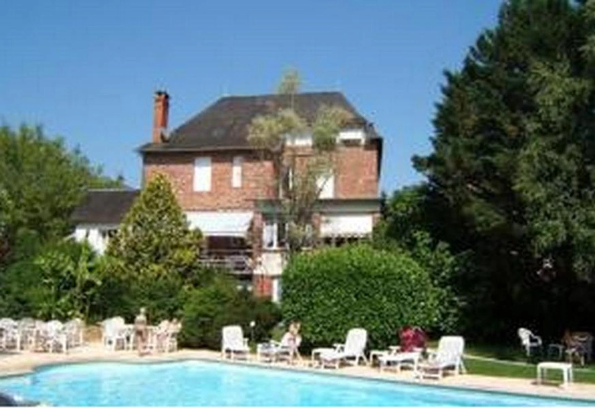 Lieu convivial pour un séminaire d'entreprise à LogisHotels Le Relais du Quercy - Meyssac - En savoir plus 