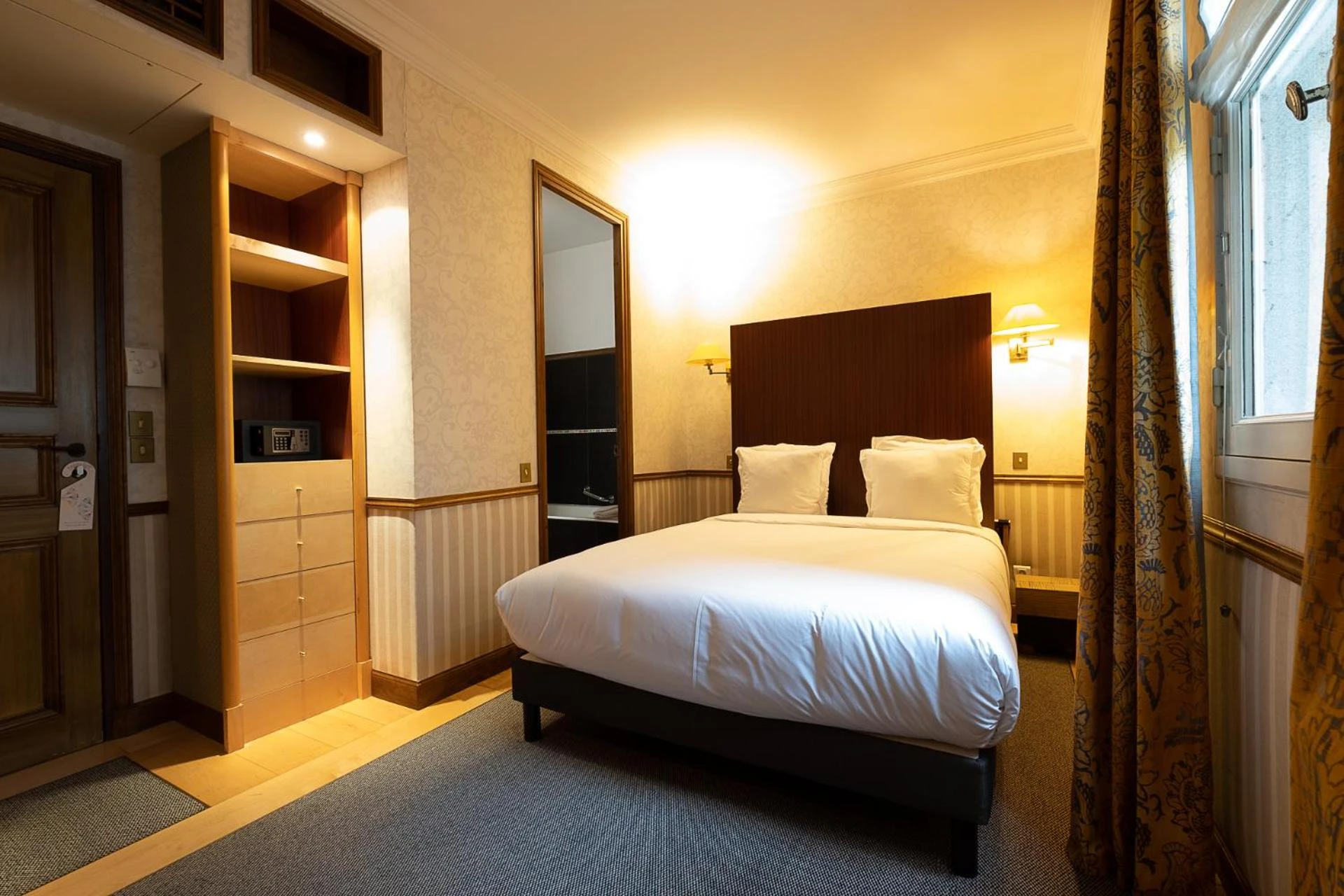 Chambre disponible pour un séminaire d'entreprise à Hôtel Relais Monceau - Paris