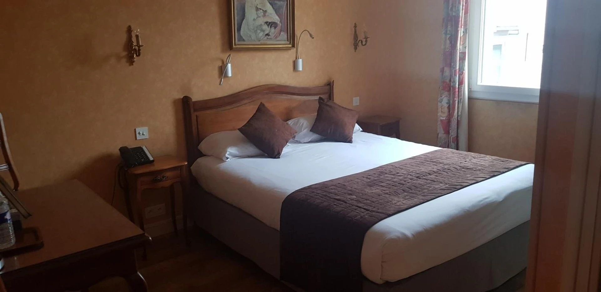 Chambre disponible pour un séminaire d'entreprise à LOGIS HOTEL - Le Relais Saint Vincent - Ligny-le-Châtel