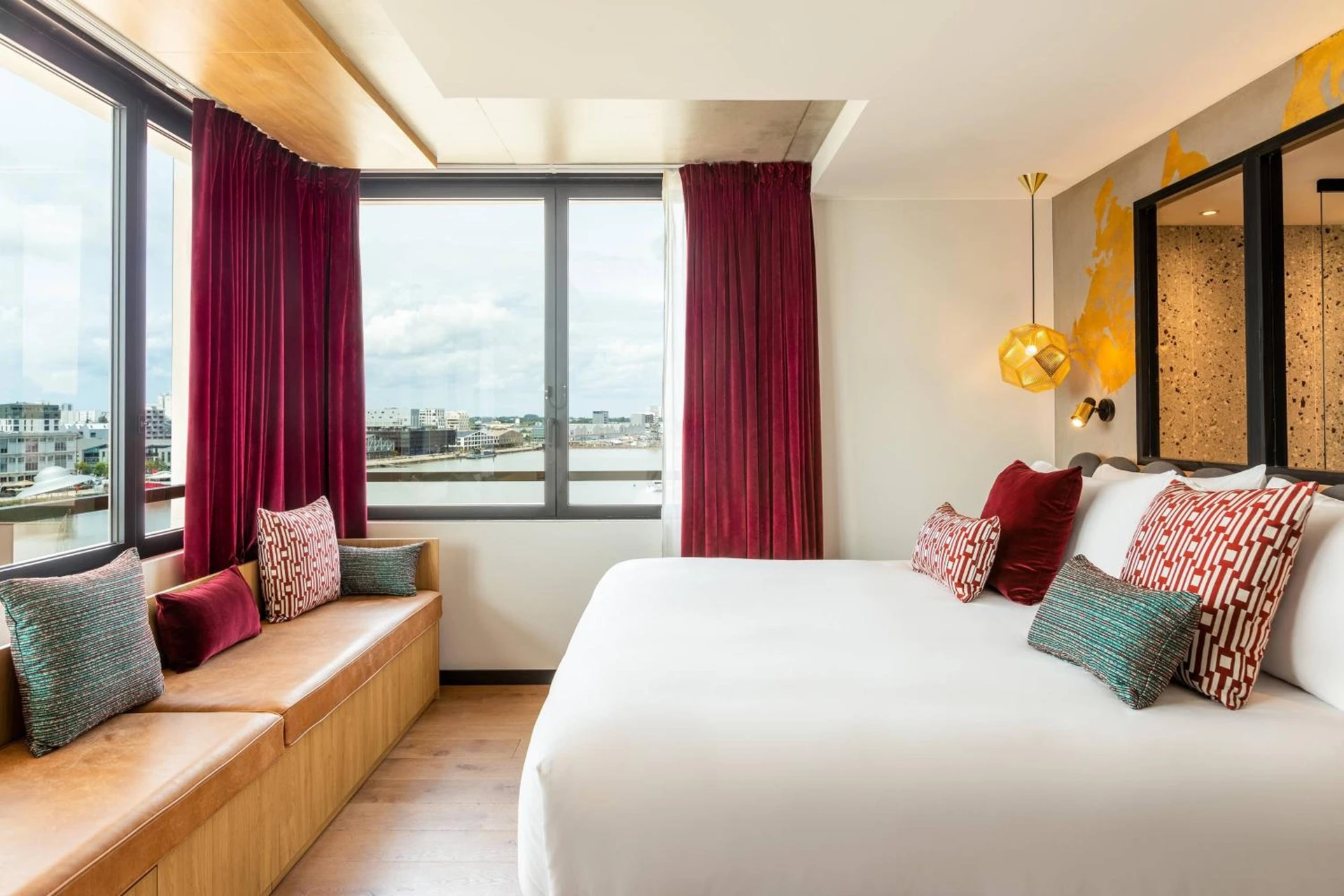 Magnifique chambre pour un séminaire d'entreprise à Renaissance Bordeaux Hotel - Bordeaux