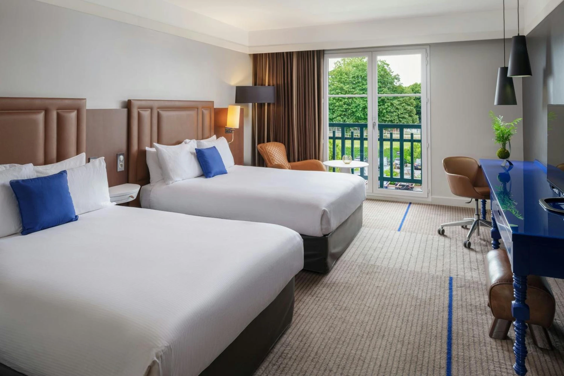 Chambre disponible pour un séminaire d'entreprise à Renaissance Paris Hippodrome de St. Cloud Hotel - Rueil-Malmaison