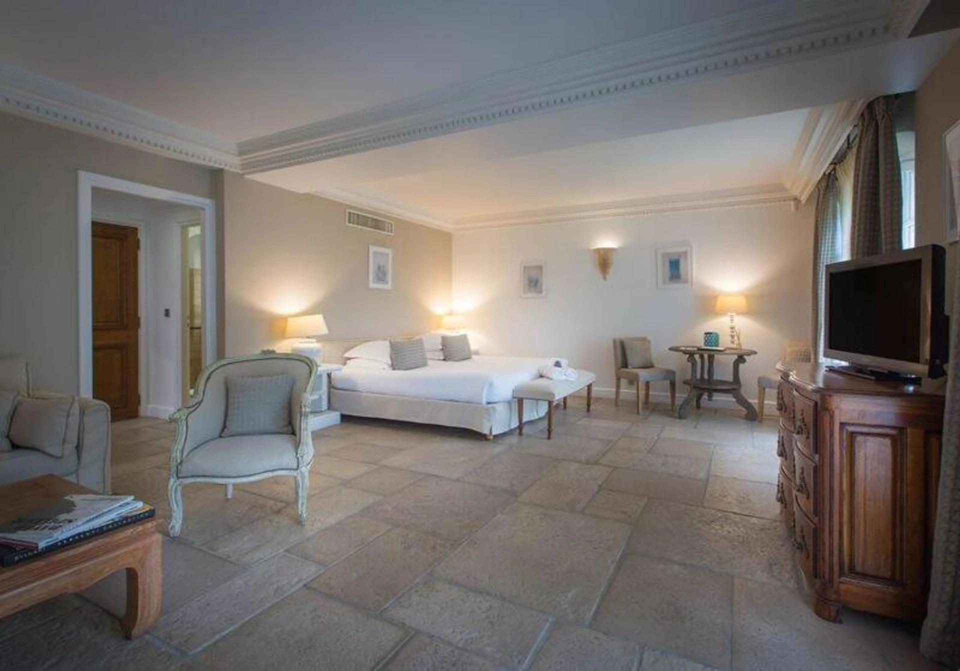 Chambre disponible pour un séminaire d'entreprise à Hôtel & Restaurant Alain Llorca - La Colle-sur-Loup