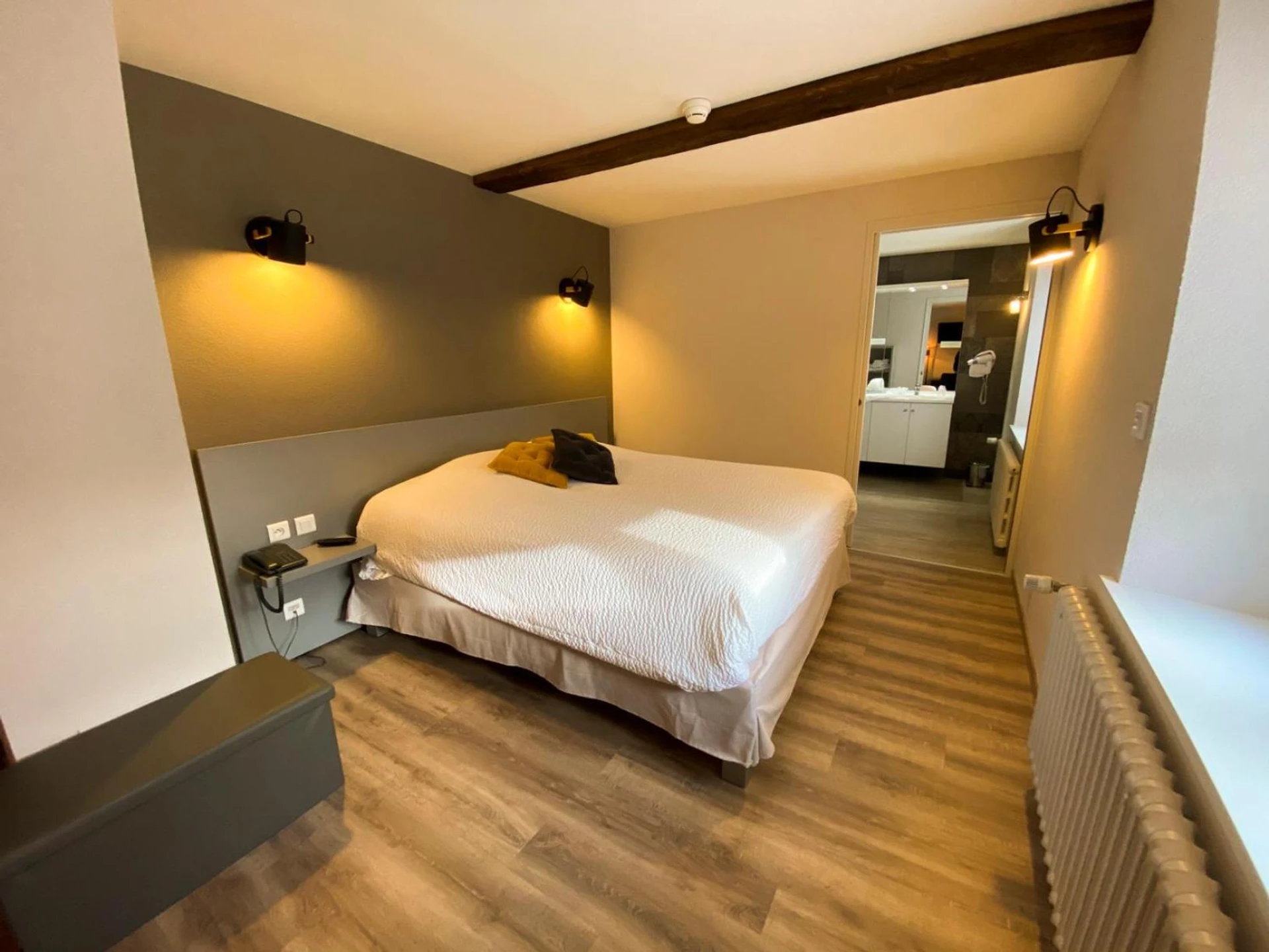 Chambre disponible pour un séminaire d'entreprise à Logis Hôtel Restaurant Barrey - Orchamps-Vennes