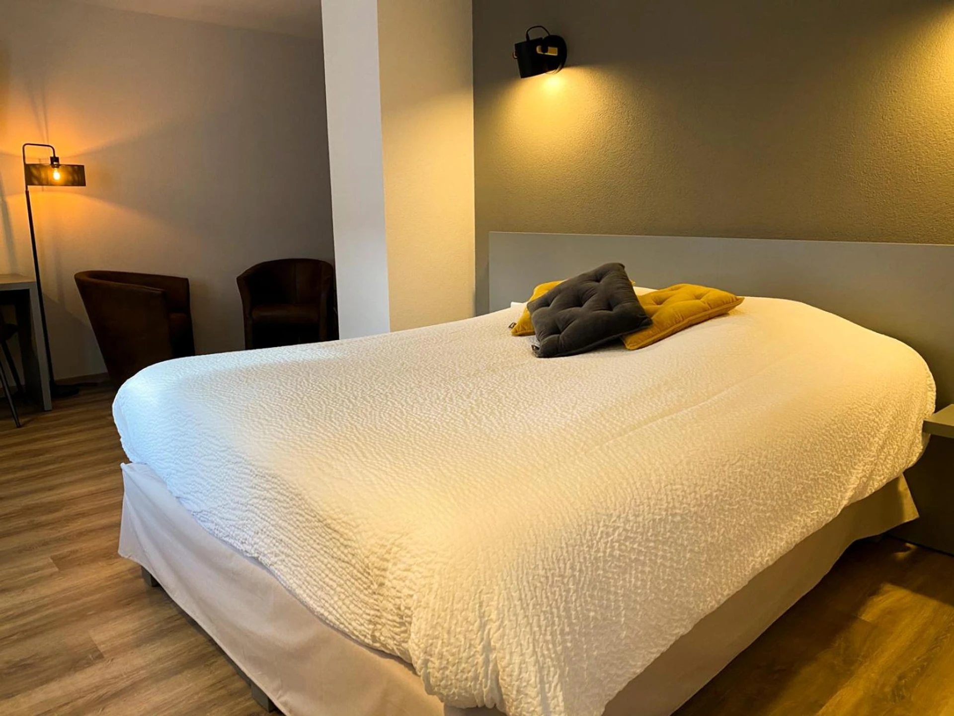 Chambre disponible pour un séminaire d'entreprise à Logis Hôtel Restaurant Barrey - Orchamps-Vennes