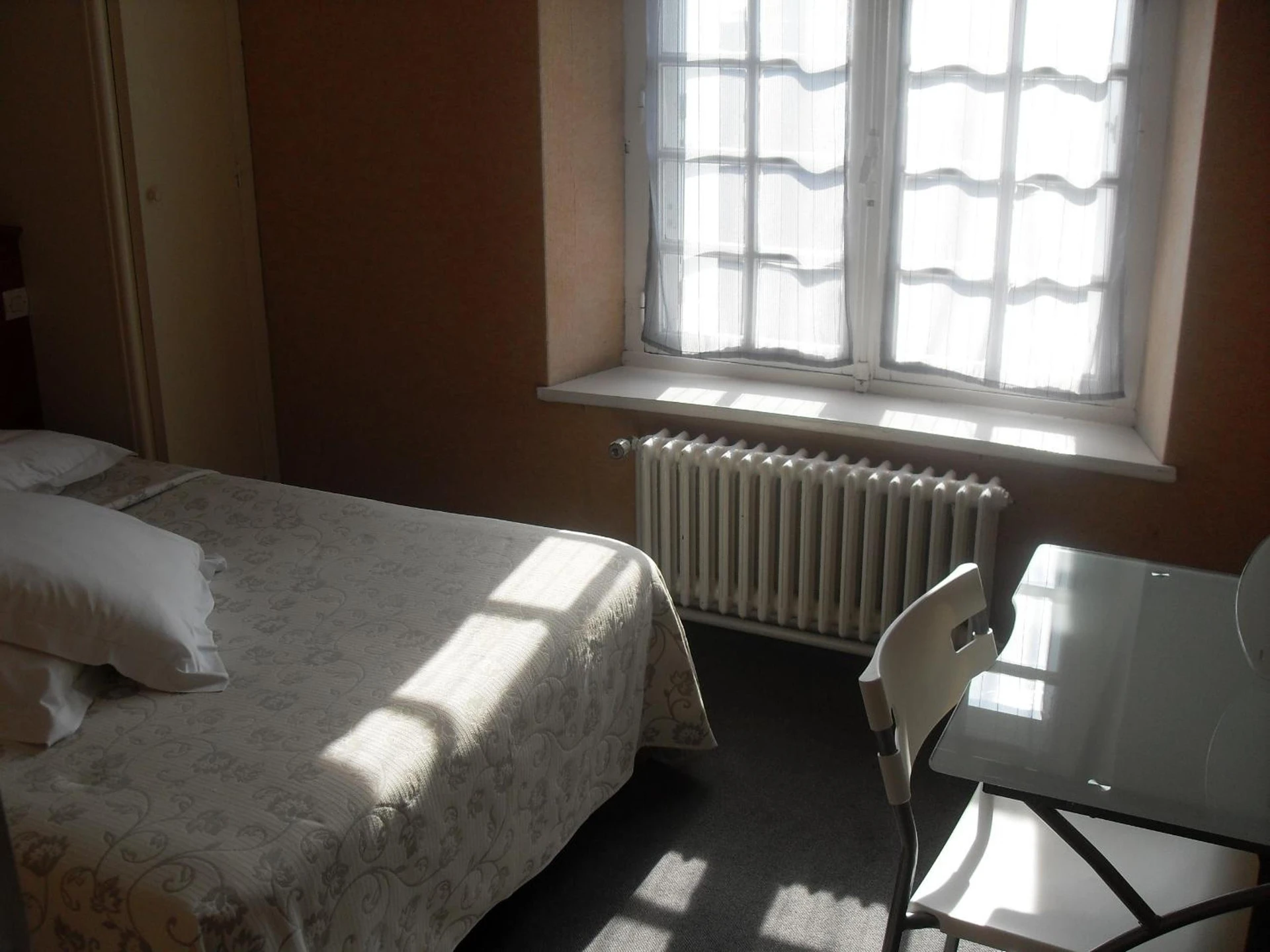 Chambre disponible pour un séminaire d'entreprise à Hotel Restaurant Bocher - Ploubazlanec