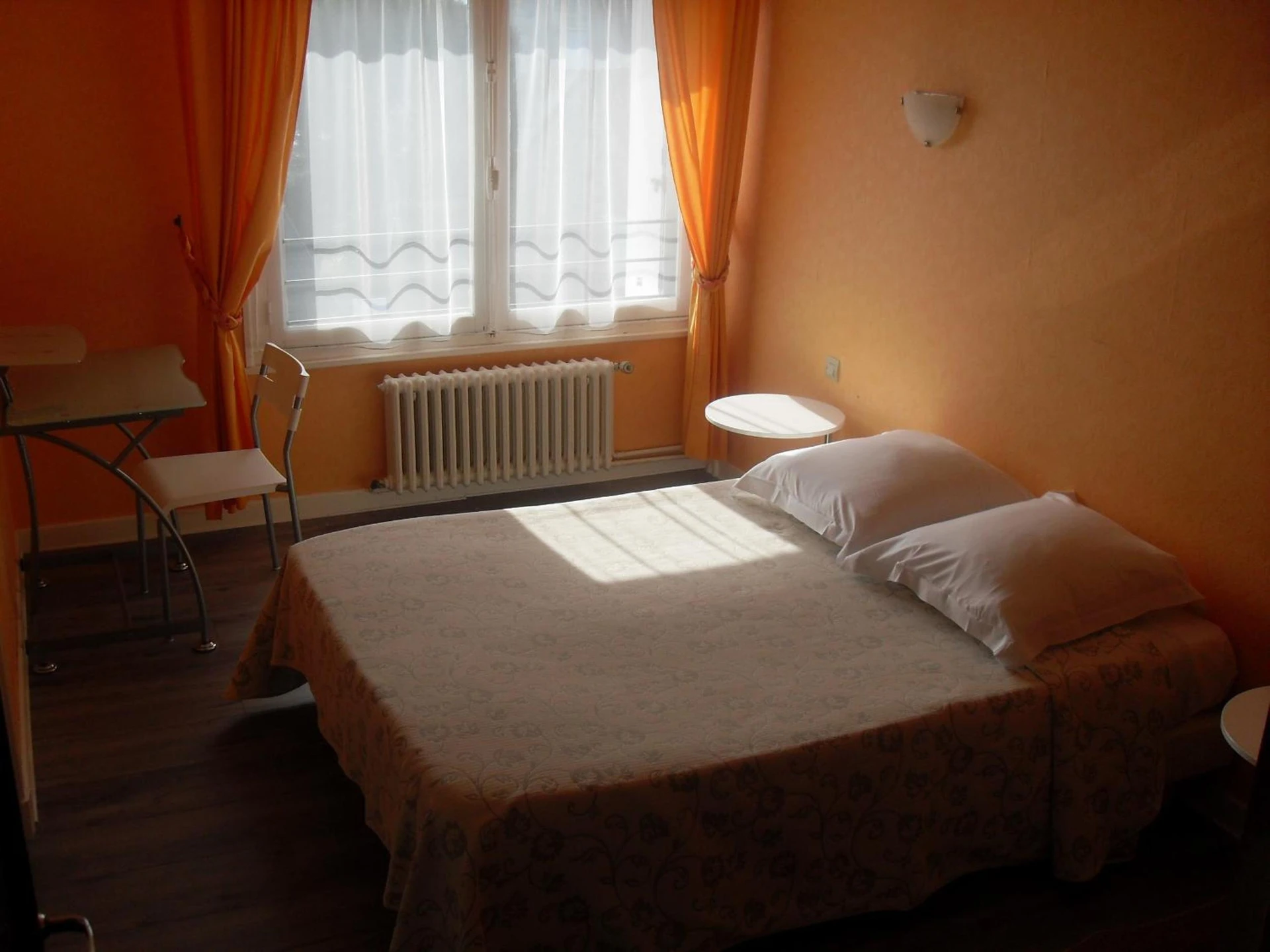 Chambre disponible pour un séminaire d'entreprise à Hotel Restaurant Bocher - Ploubazlanec