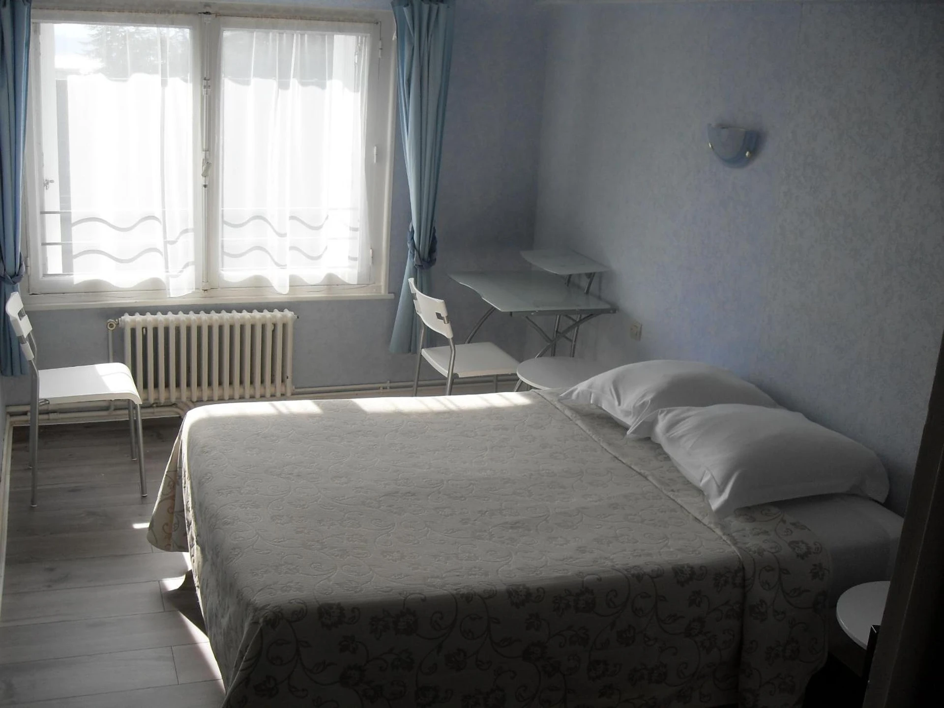 Chambre disponible pour un séminaire d'entreprise à Hotel Restaurant Bocher - Ploubazlanec