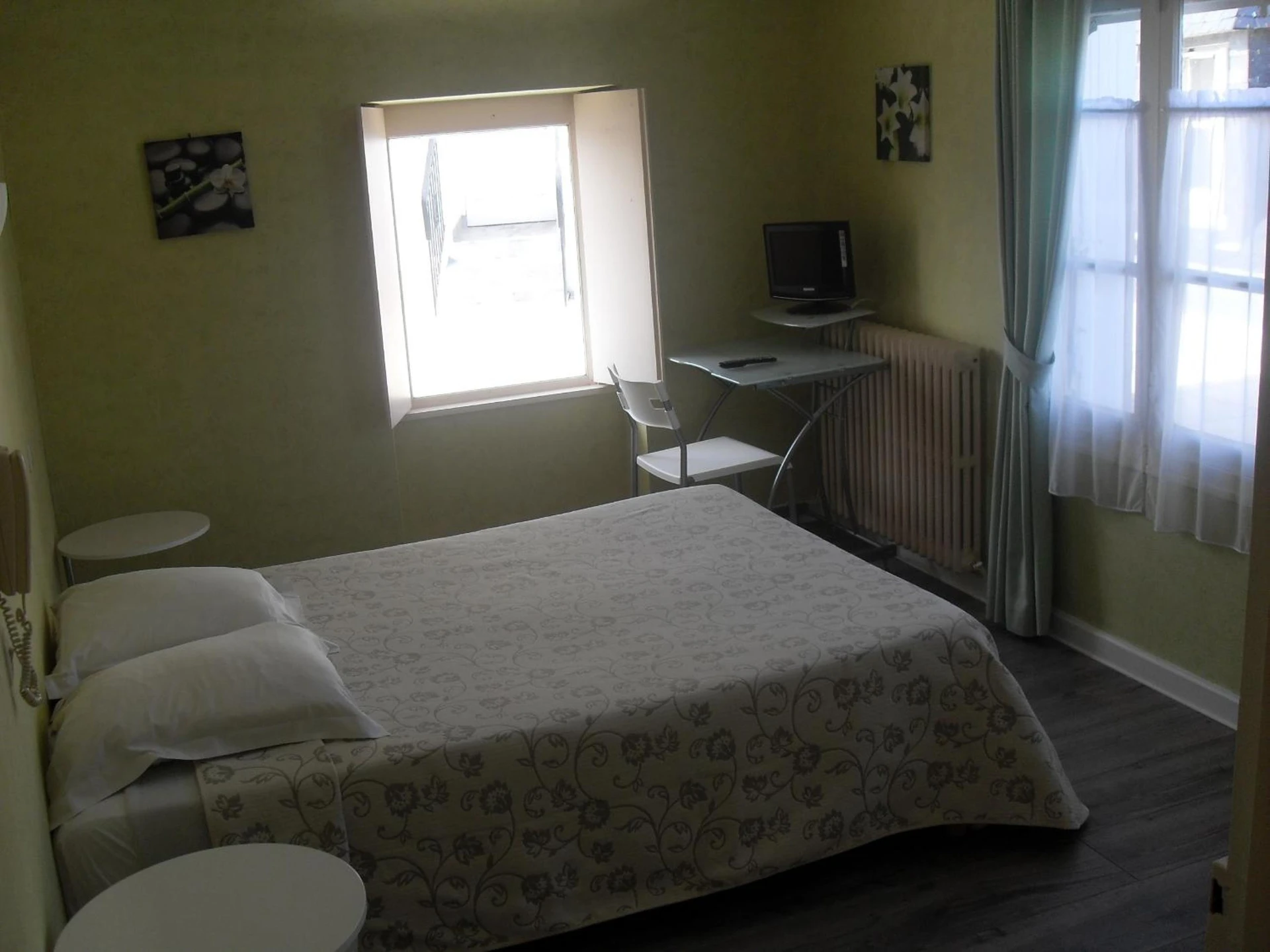 Magnifique chambre pour un séminaire d'entreprise à Hotel Restaurant Bocher - Ploubazlanec