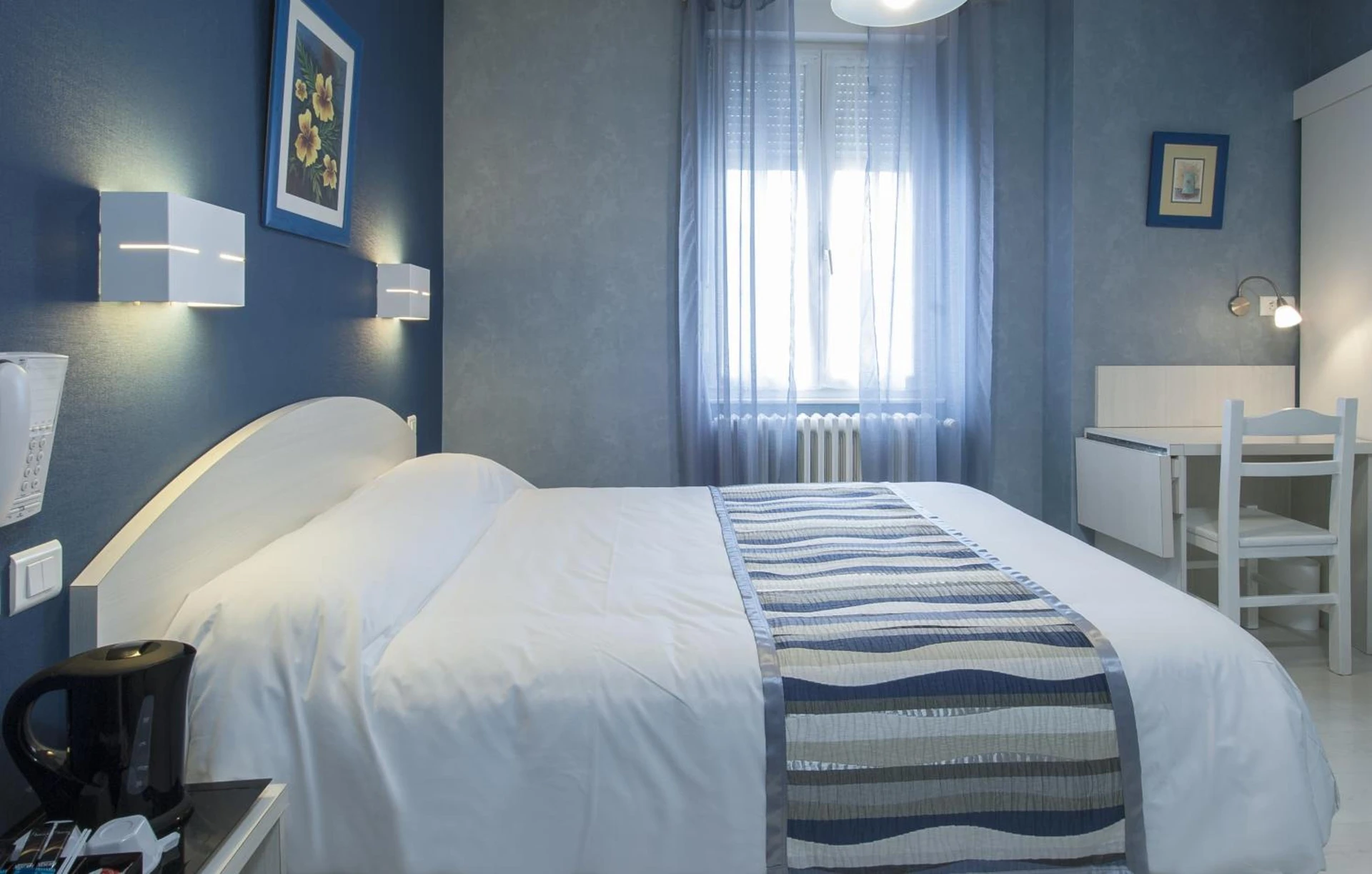 Magnifique chambre pour un séminaire d'entreprise à Logis Hôtel Restaurant Cazes Arazat - Laissac