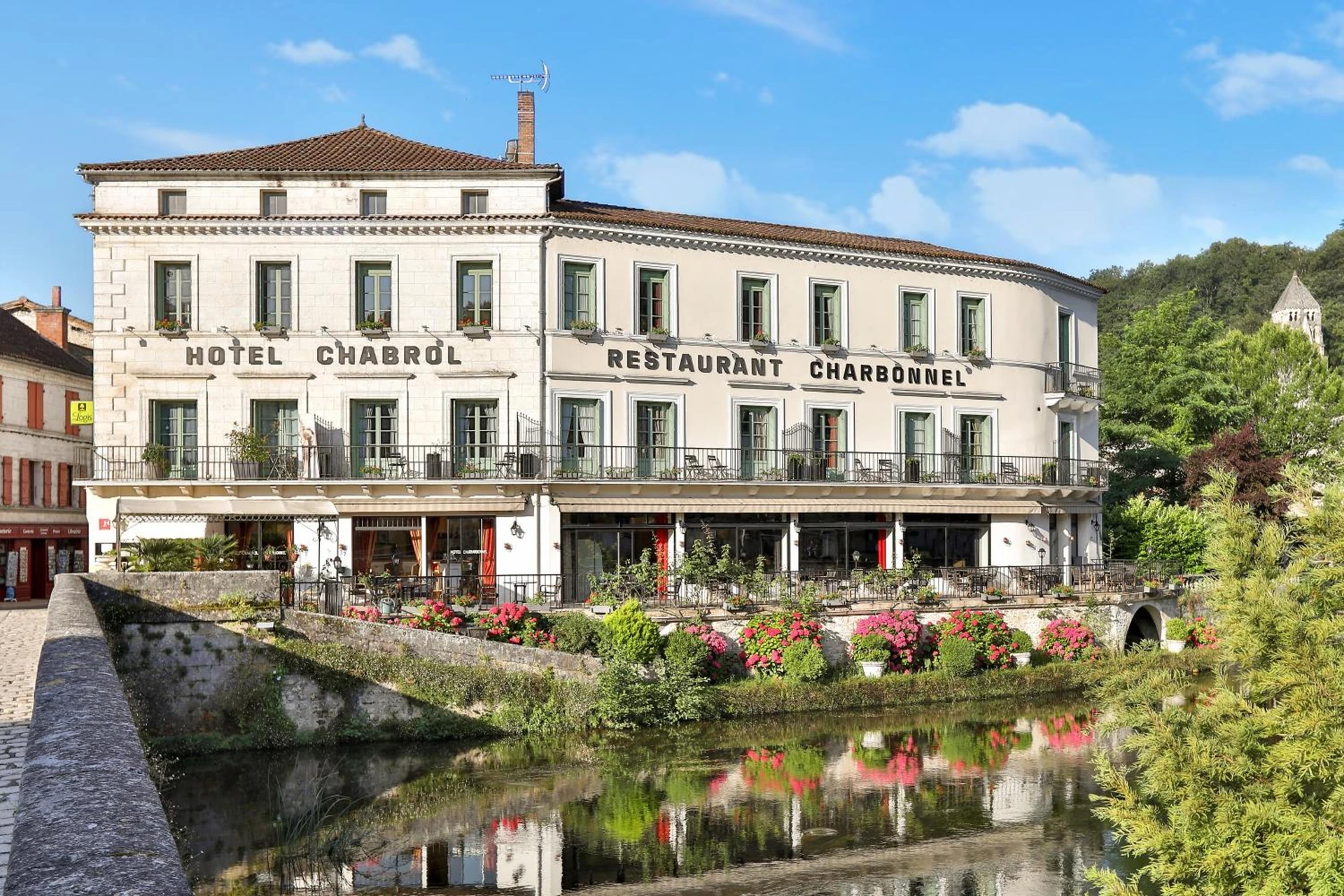 Lieu convivial pour un séminaire d'entreprise à Hotel Restaurant Charbonnel - Brantôme - En savoir plus 