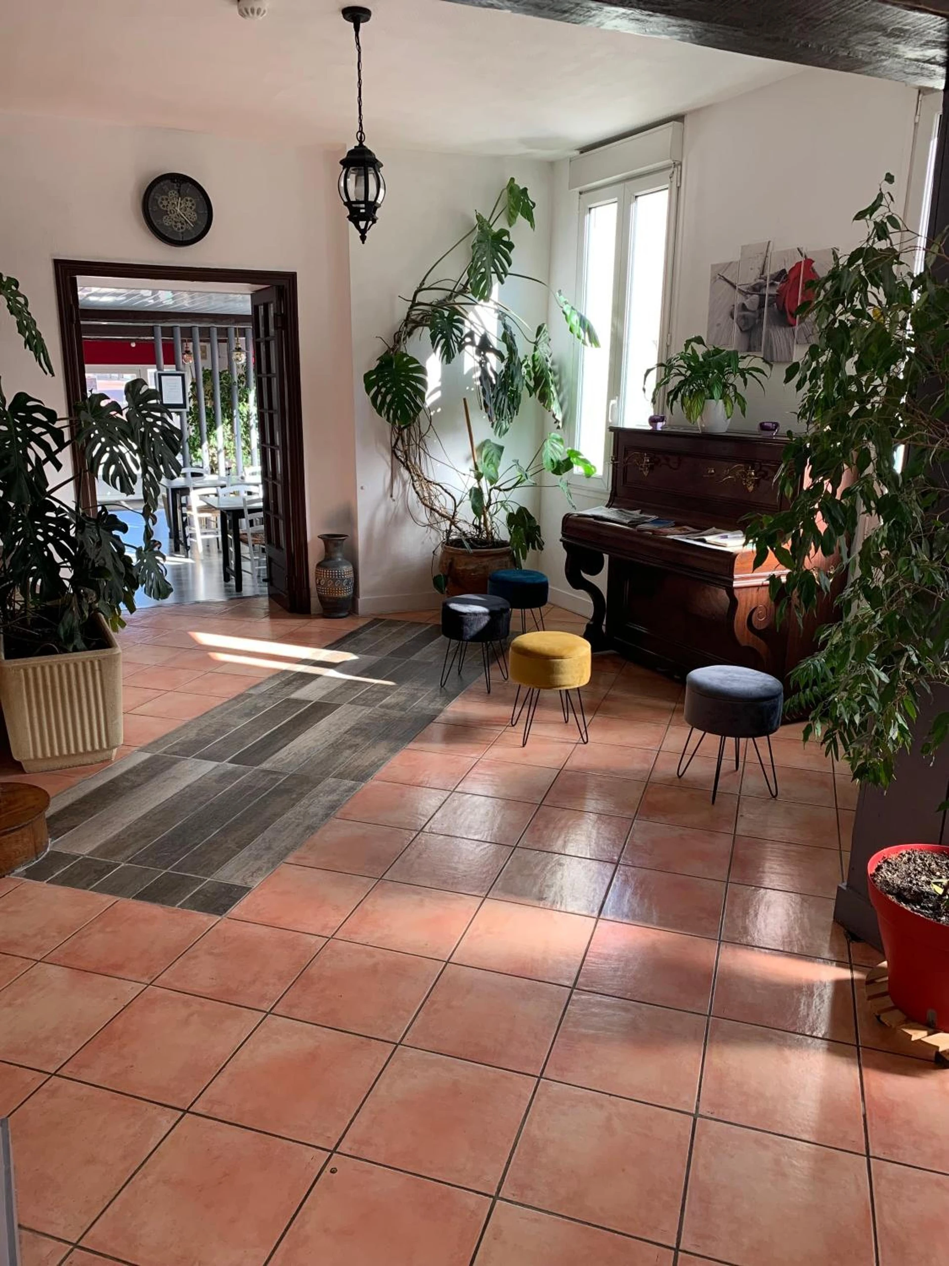 Salle de séminaire à Hôtel Restaurant de l'Union - Organiser un événement professionnel à Mirambeau