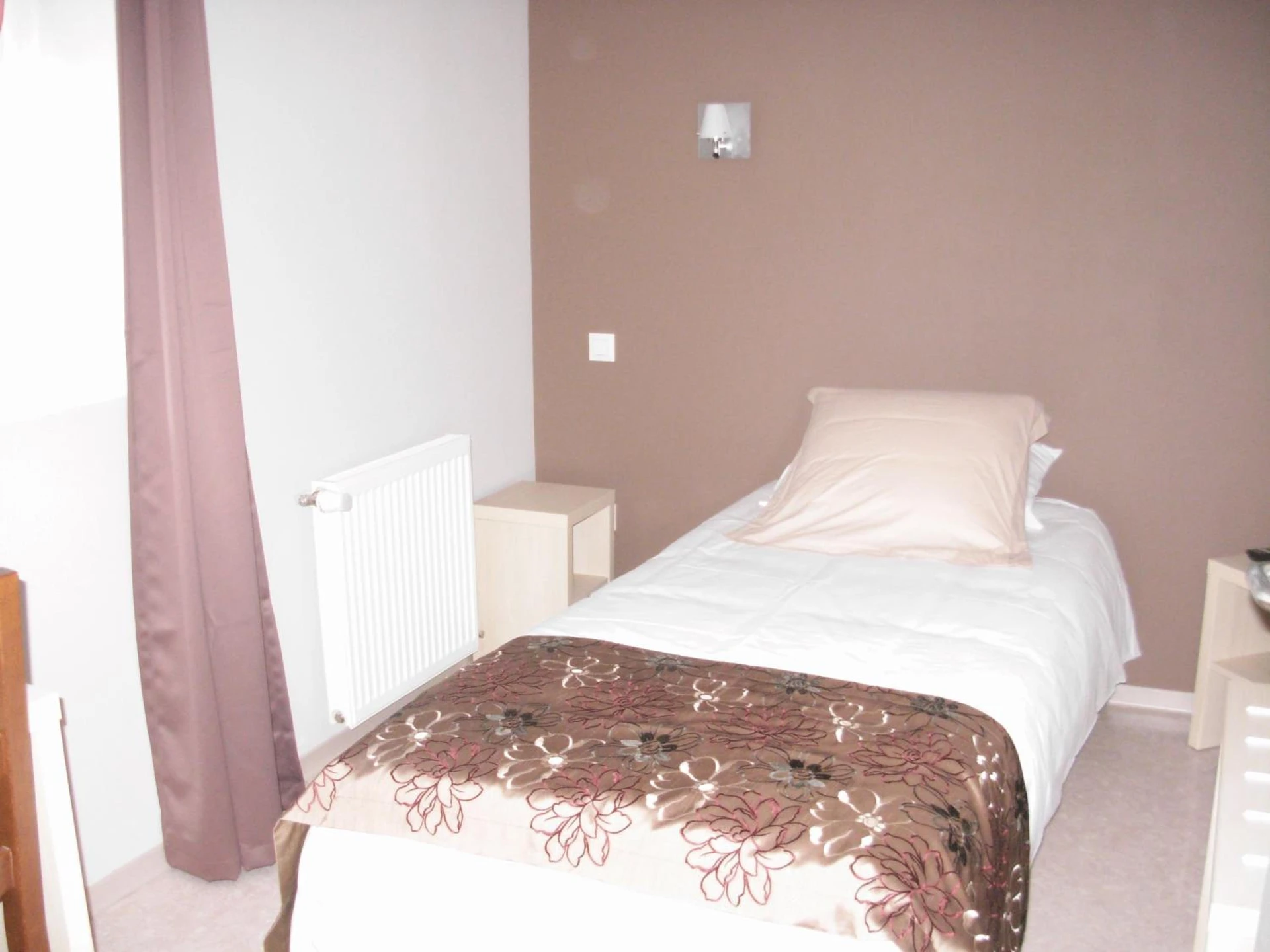 Chambre disponible pour un séminaire d'entreprise à Logis Hôtel Restaurant de la Dore - Vertolaye