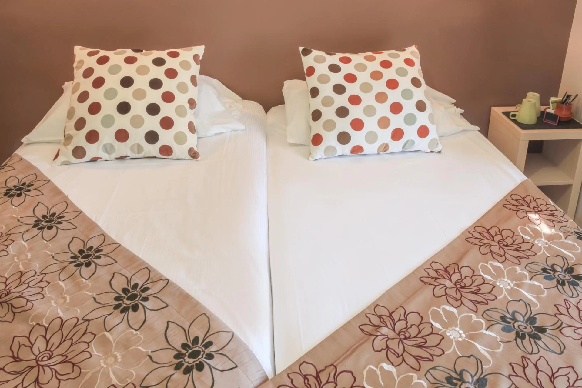 Chambre disponible pour un séminaire d'entreprise à Logis Hôtel Restaurant de la Dore - Vertolaye