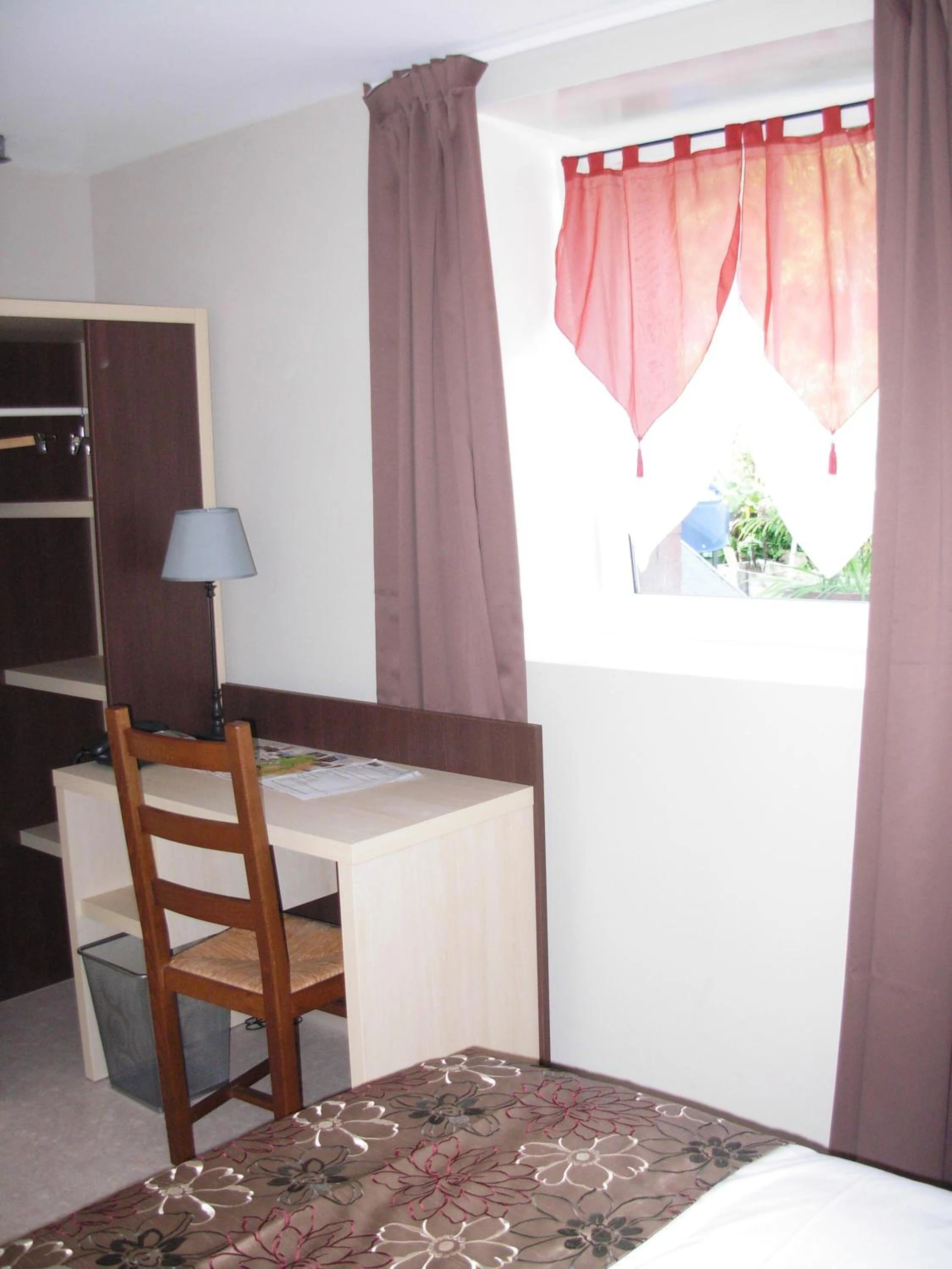 Chambre disponible pour un séminaire d'entreprise à Logis Hôtel Restaurant de la Dore - Vertolaye