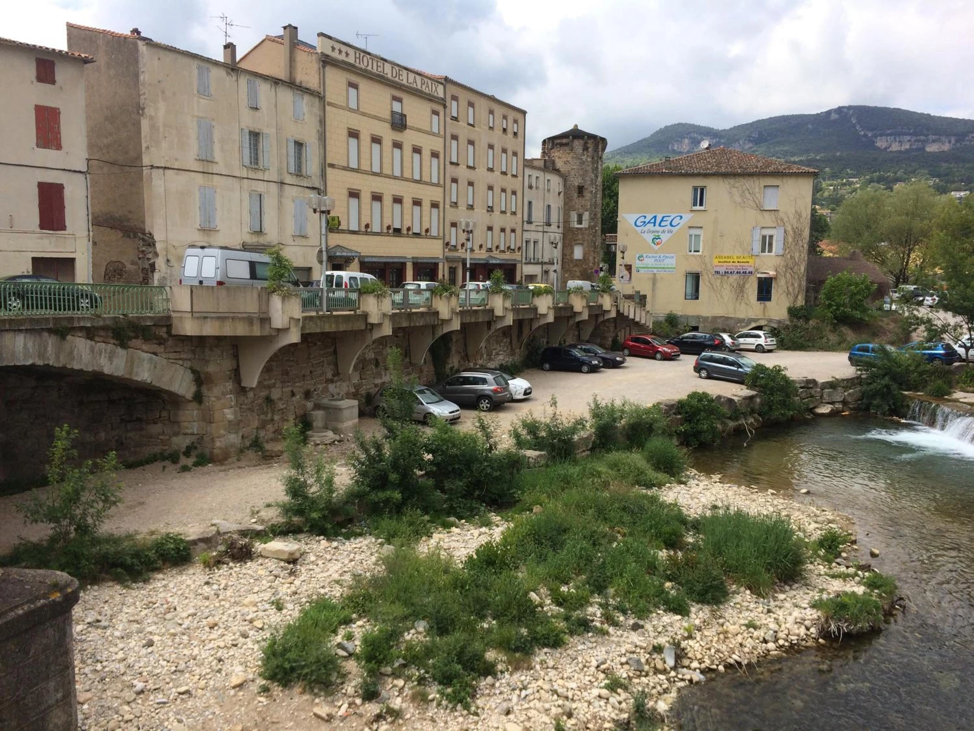 Organiser un séminaire d'entreprise : Logis Hôtel Restaurant de la Paix à lodeve