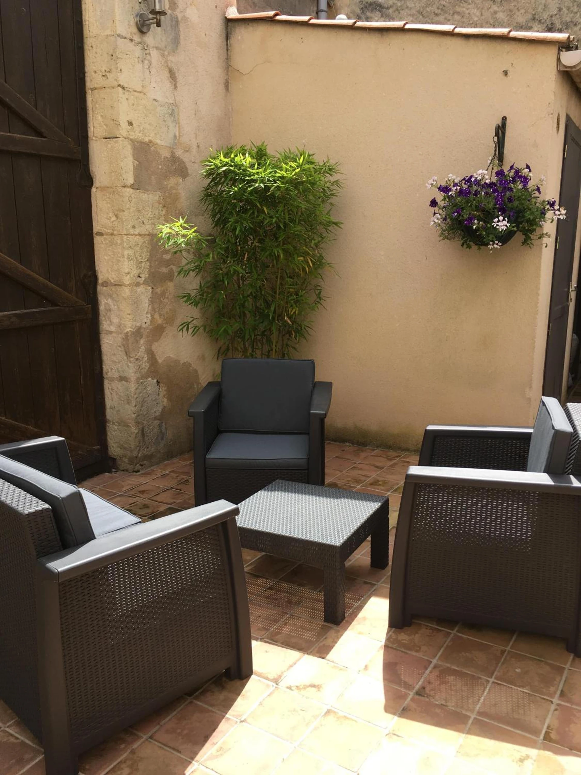 Organiser un séminaire d'entreprise : Hôtel Restaurant de la Place à saint-jean-d-angely