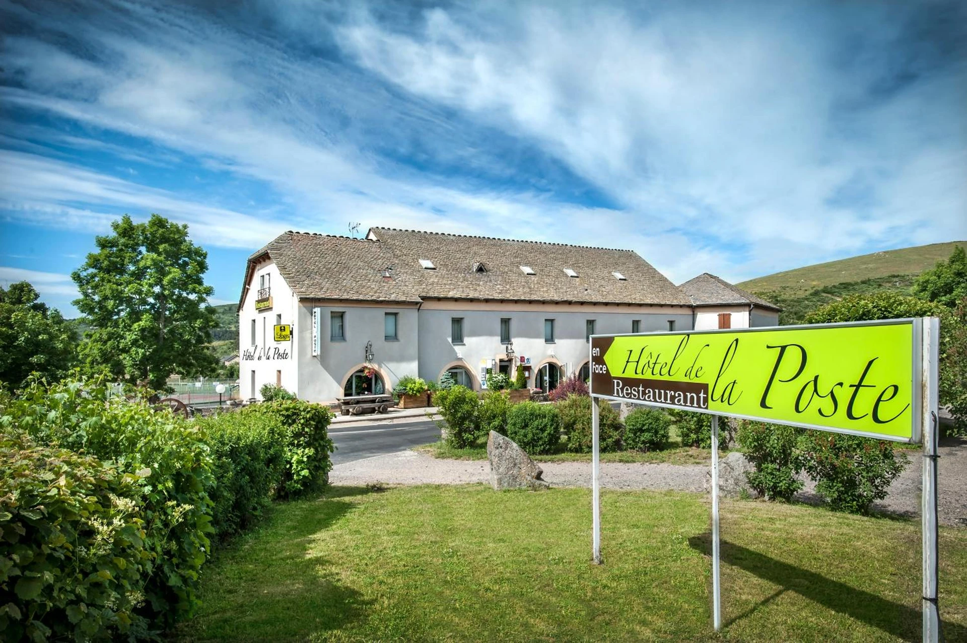 Chambre à Hôtel Restaurant de la Poste et La Grange Détente, espace bien-être - Organiser un séminaire d'entreprise à Châteauneuf-de-Randon