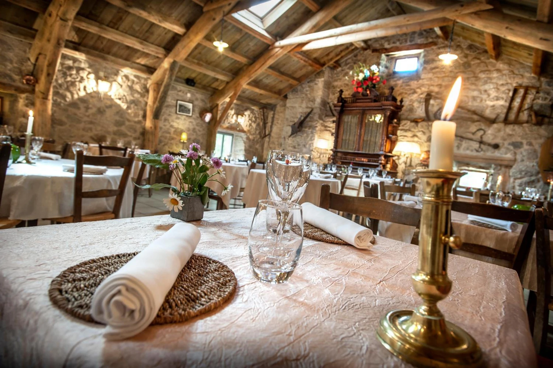 Lieu convivial pour un séminaire d'entreprise à Hôtel Restaurant de la Poste et La Grange Détente, espace bien-être - Châteauneuf-de-Randon - En savoir plus 