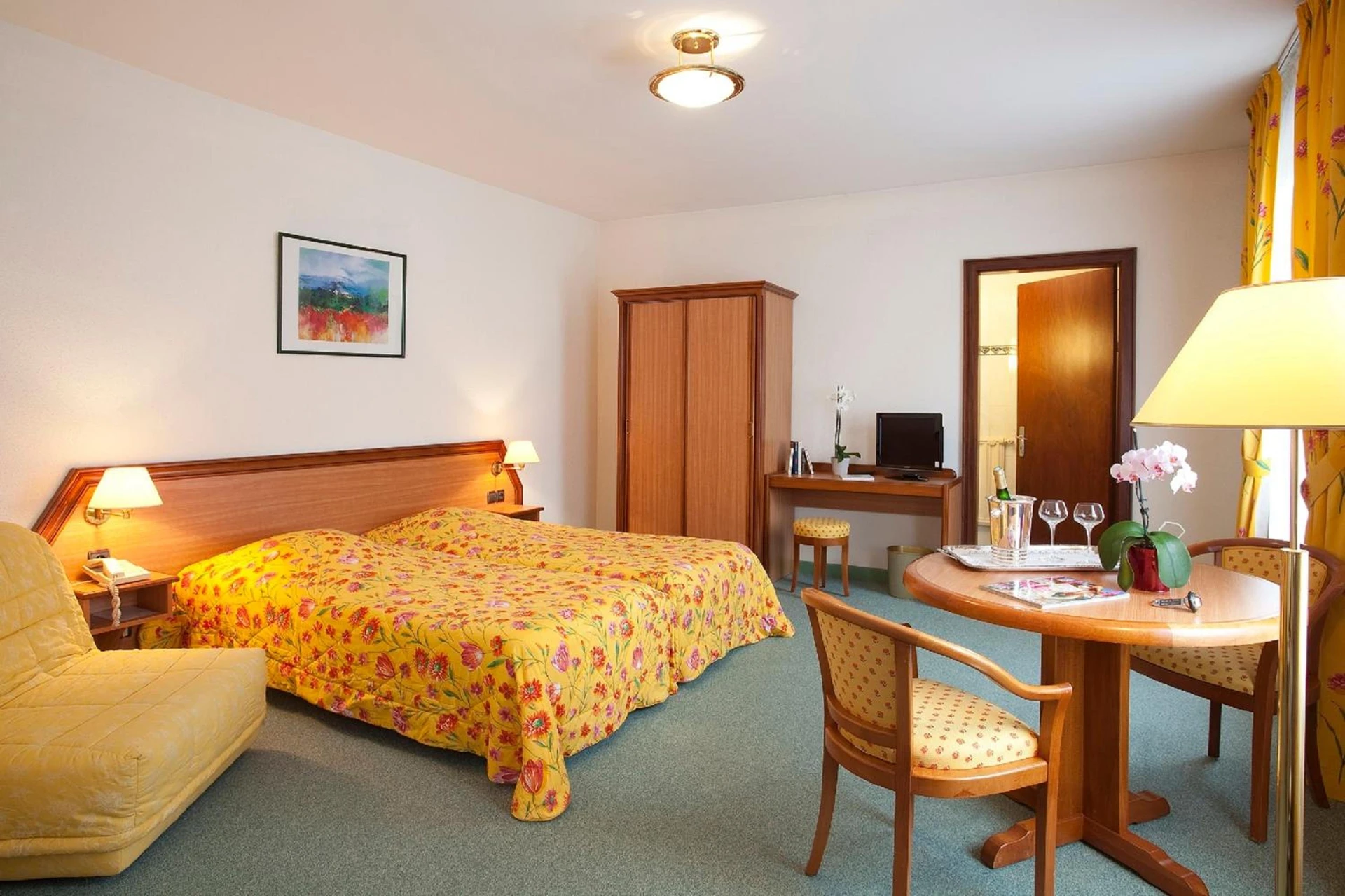 Chambre disponible pour un séminaire d'entreprise à Logis Hotel-Restaurant De La Poste - Urmatt