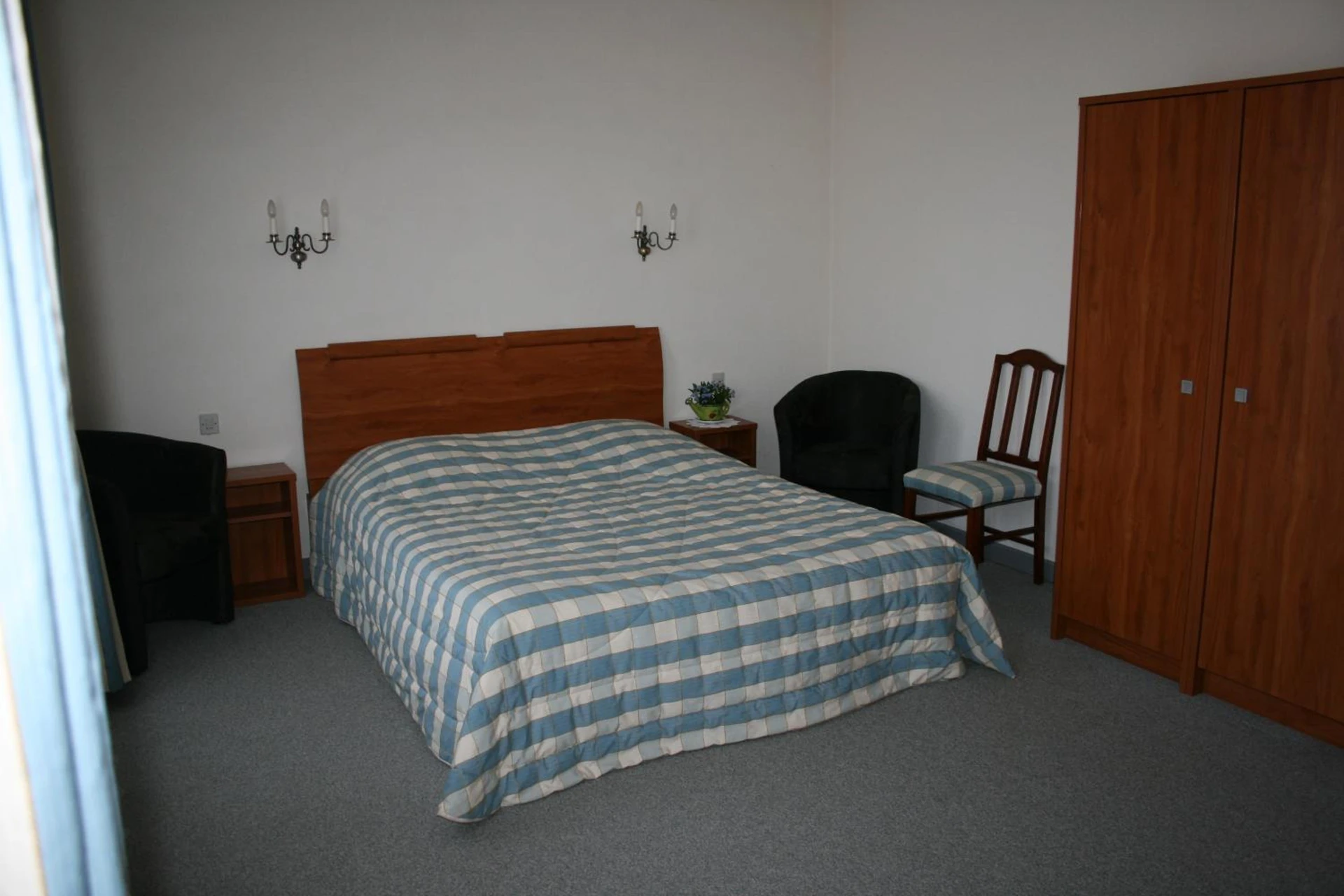 Chambre disponible pour un séminaire d'entreprise à Logis Hotel-Restaurant De La Poste - Urmatt