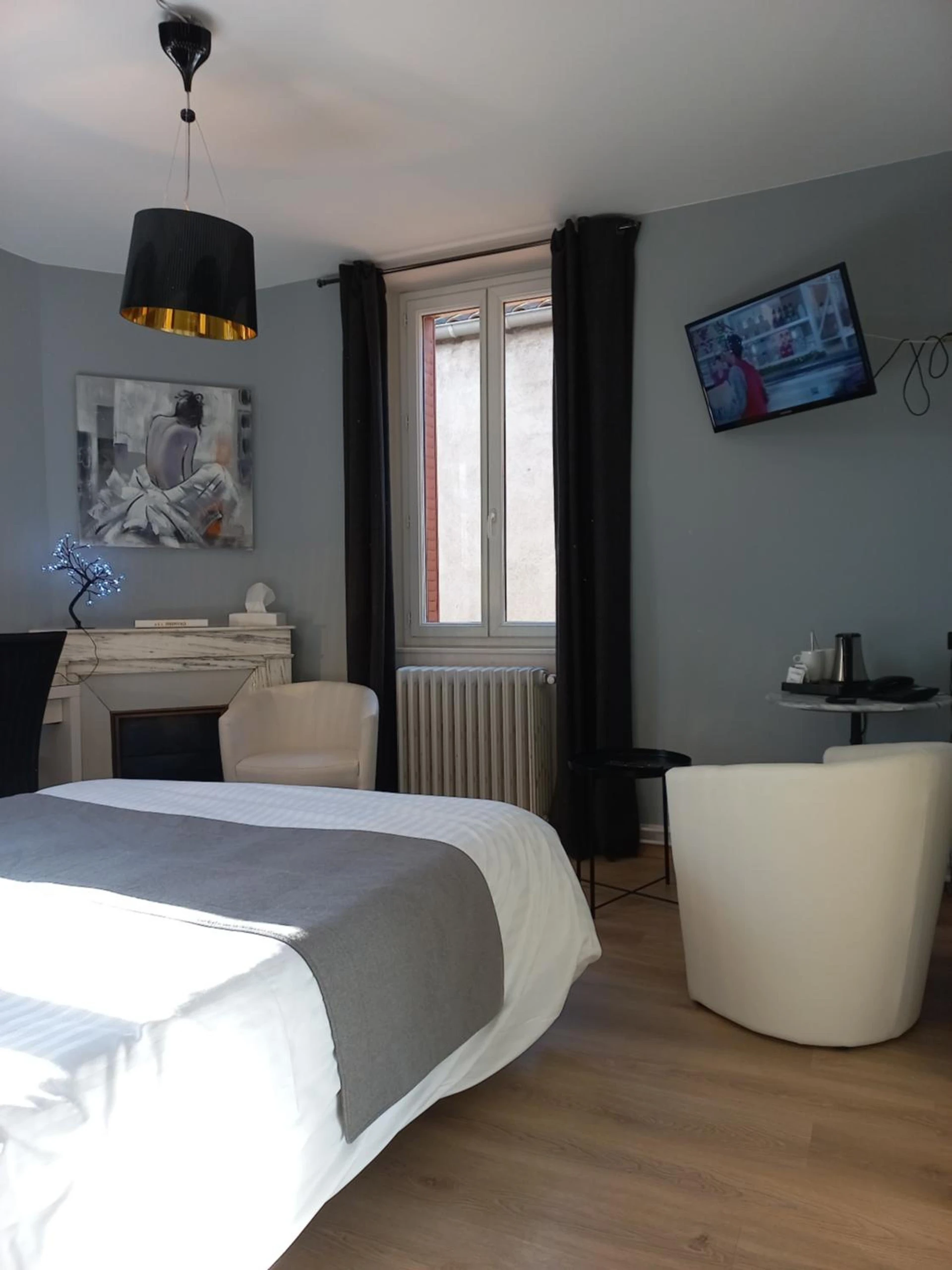 Chambre disponible pour un séminaire d'entreprise à Hotel Restaurant de la Poste - Saint-Just-en-Chevalet